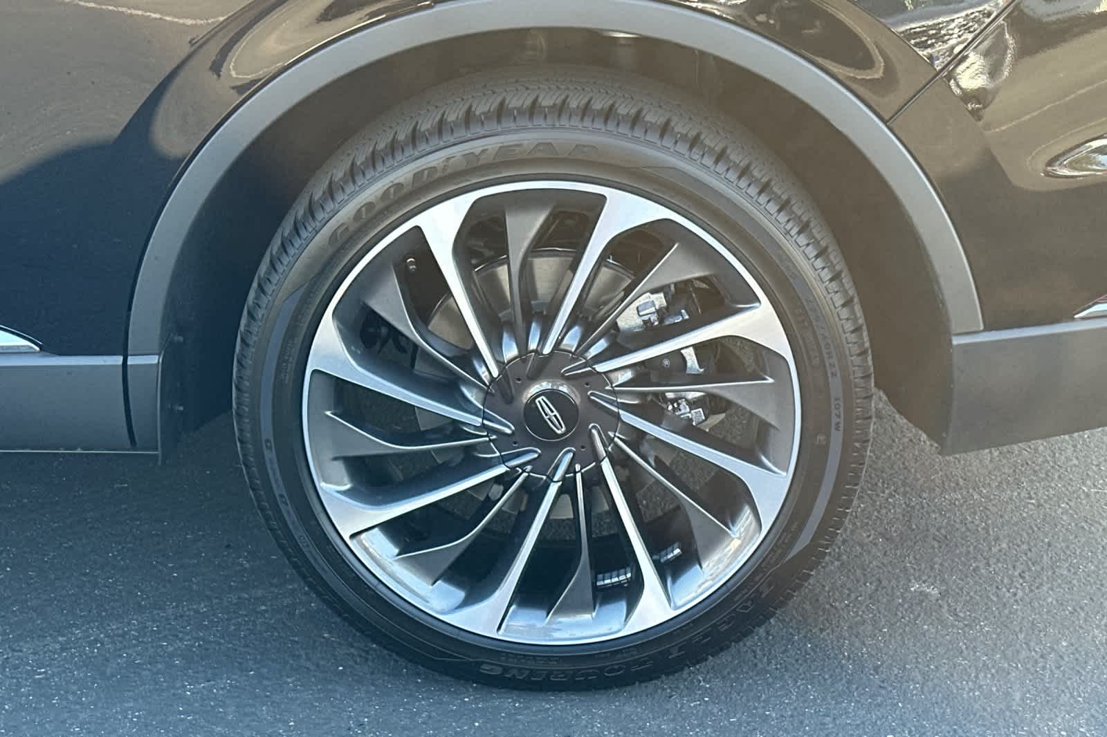 Thumbnail: 2025 Lincoln Aviator - 28