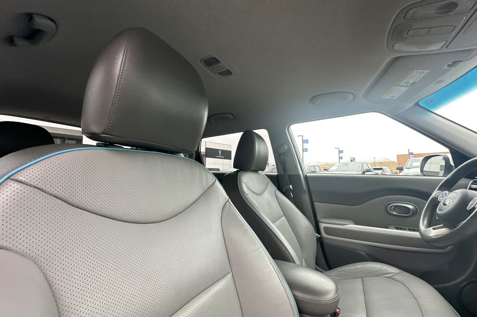 Thumbnail: 2017 Kia Soul EV - 17