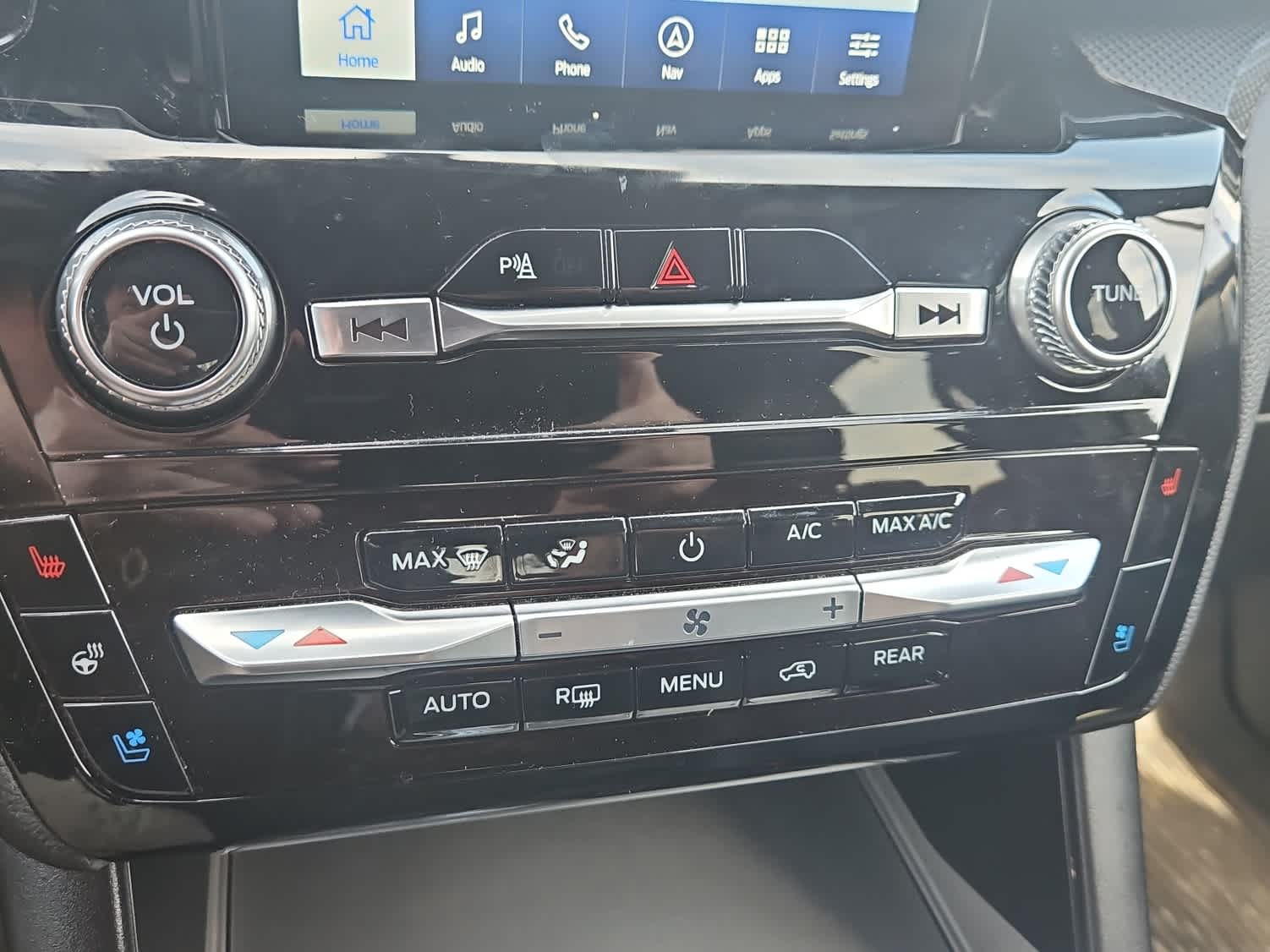 Thumbnail: 2024 Ford Explorer - 18