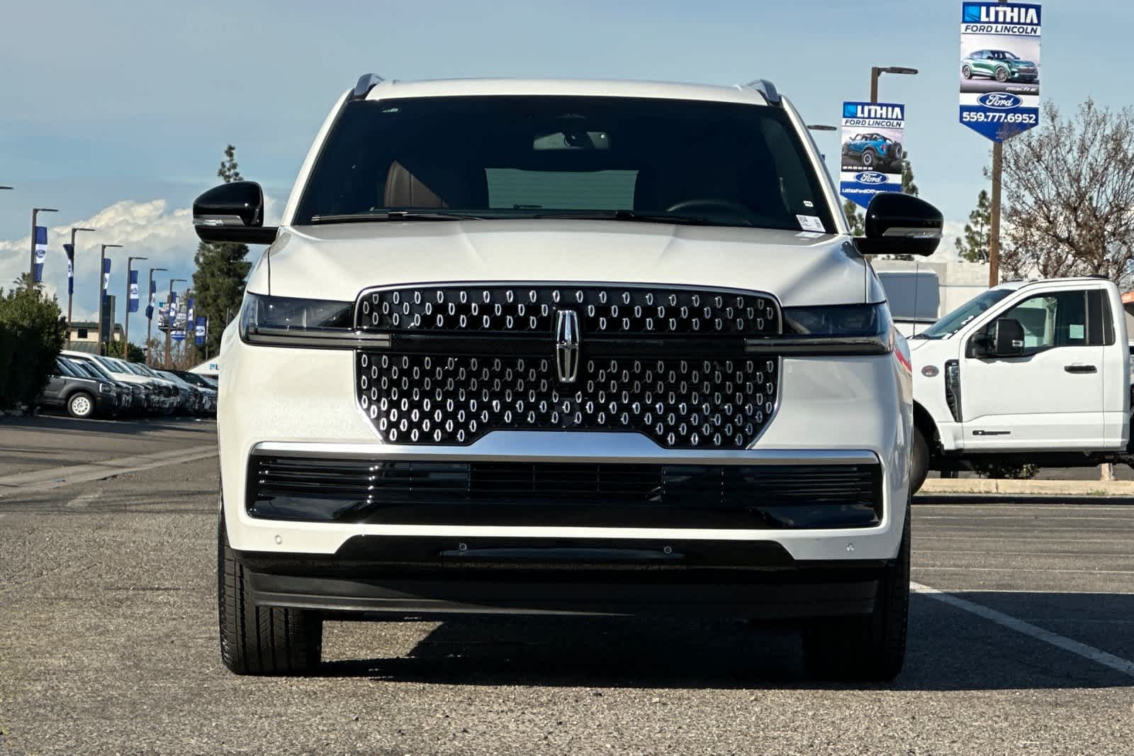 Thumbnail: 2026 Lincoln Navigator L - 11