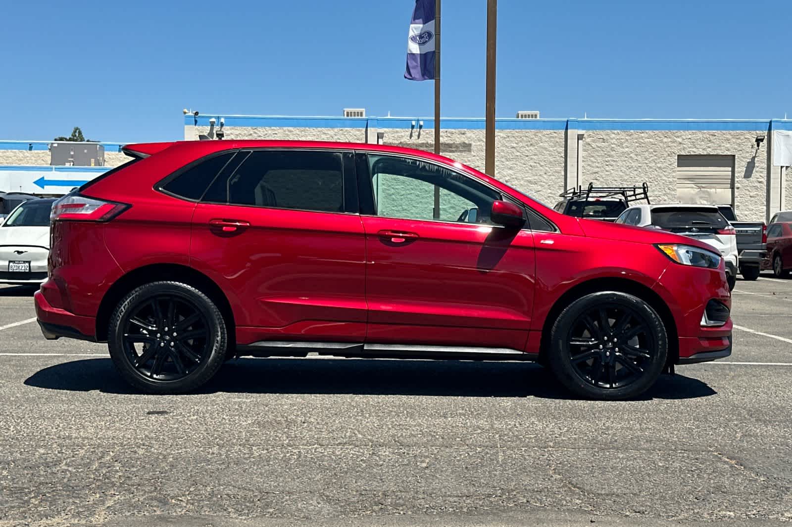 Thumbnail: 2021 Ford Edge - 9