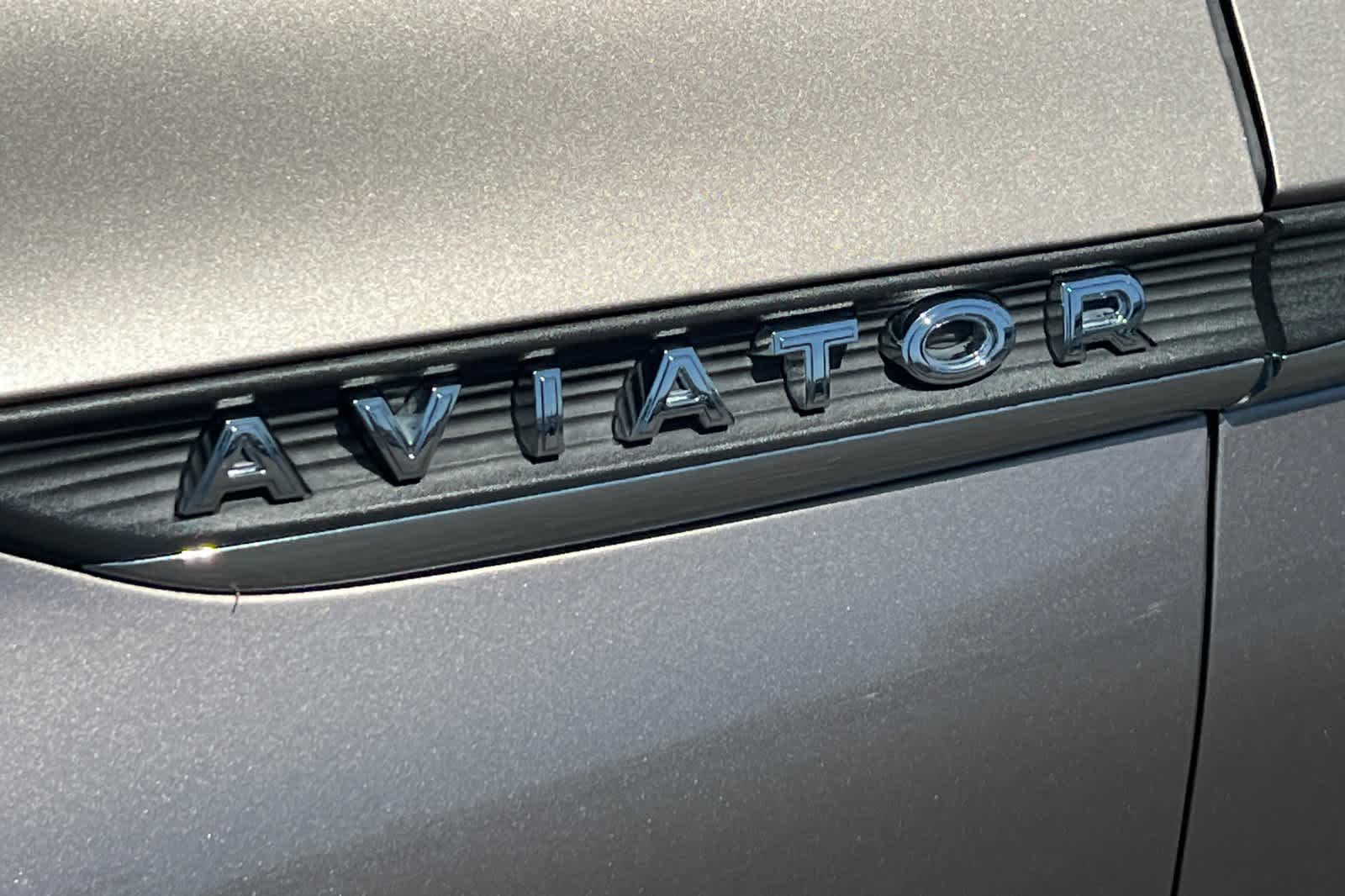 Thumbnail: 2020 Lincoln Aviator - 30