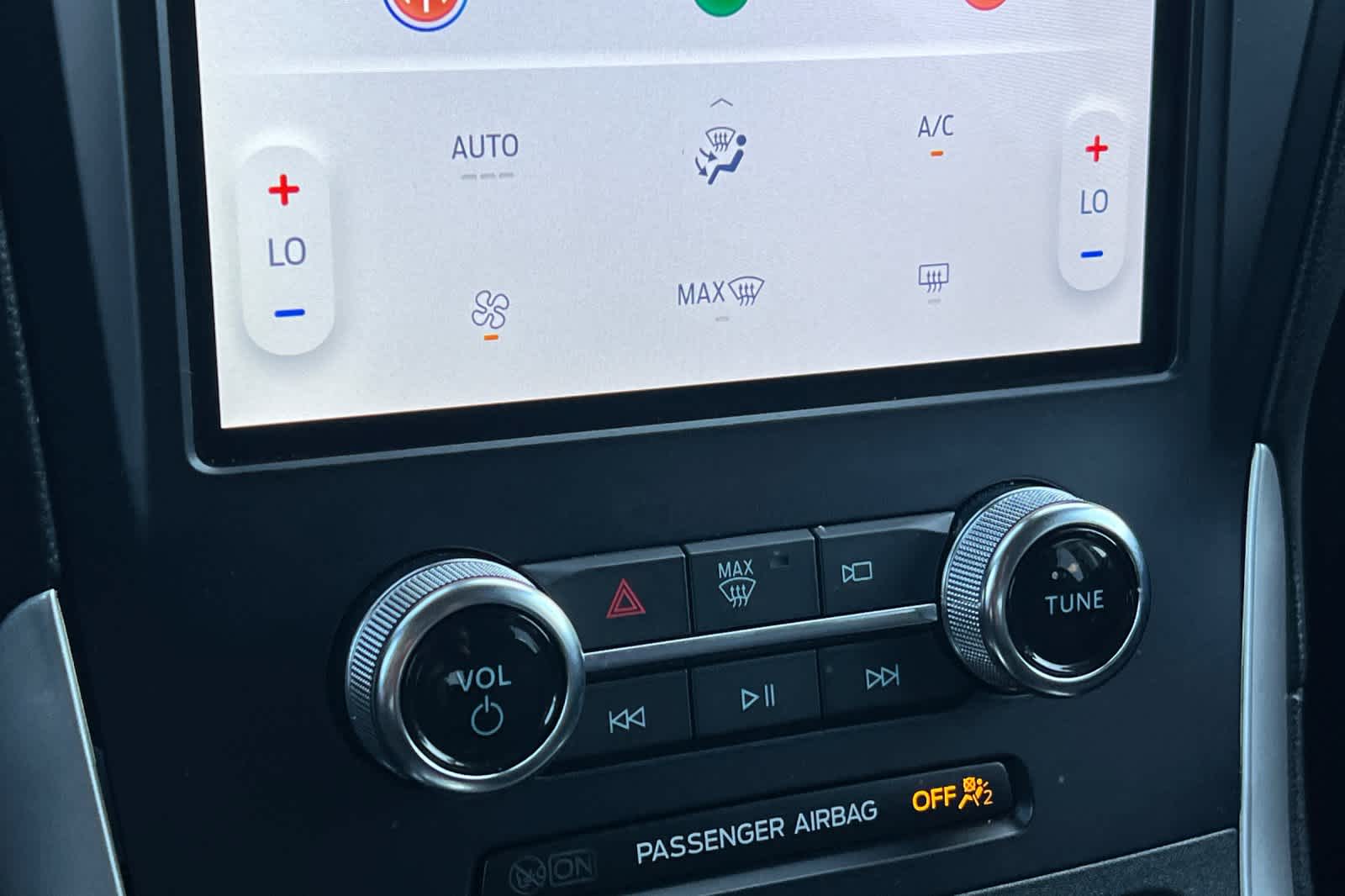 Thumbnail: 2024 Ford Edge - 21