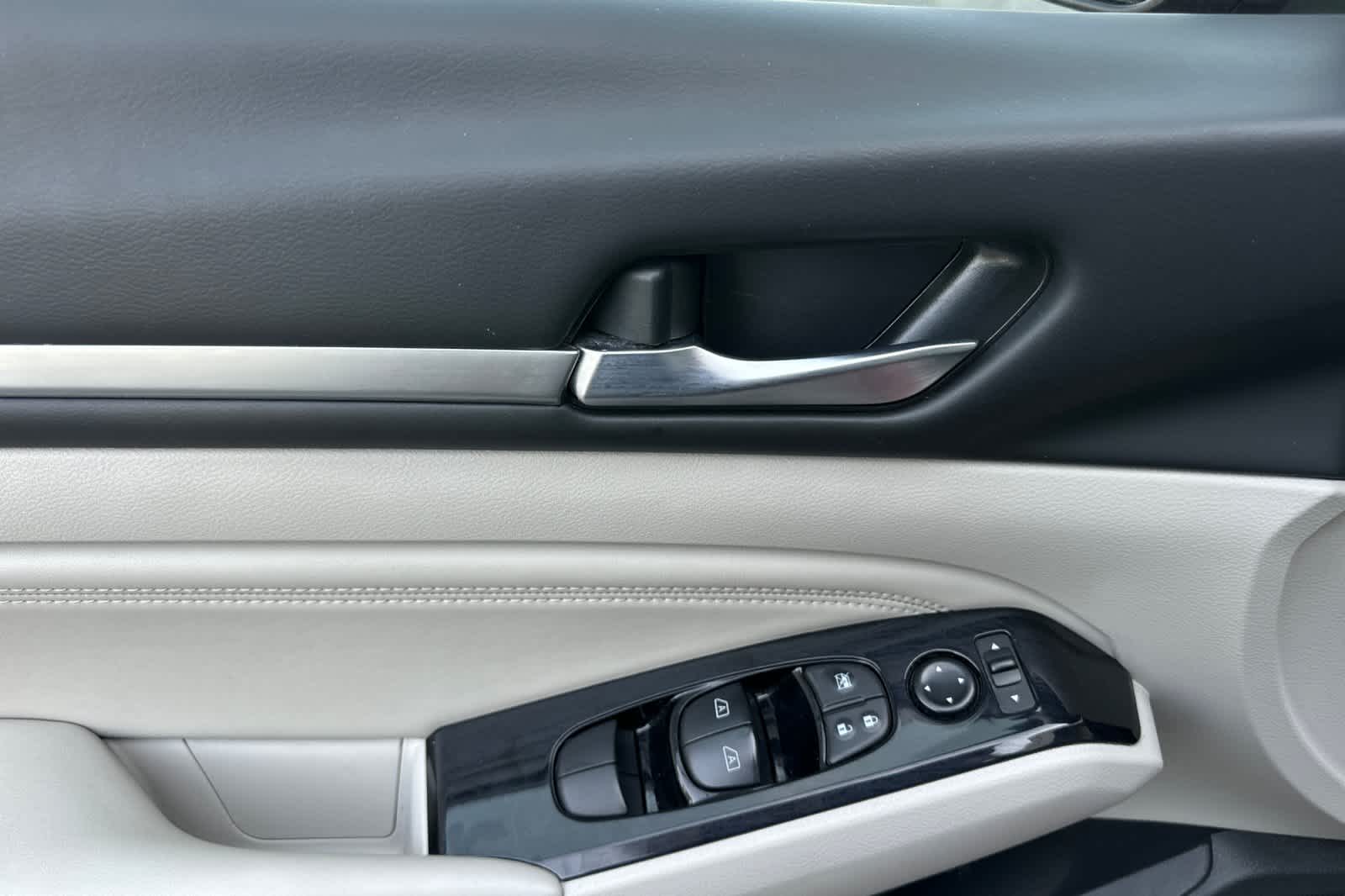 2022 Nissan Altima SL 12