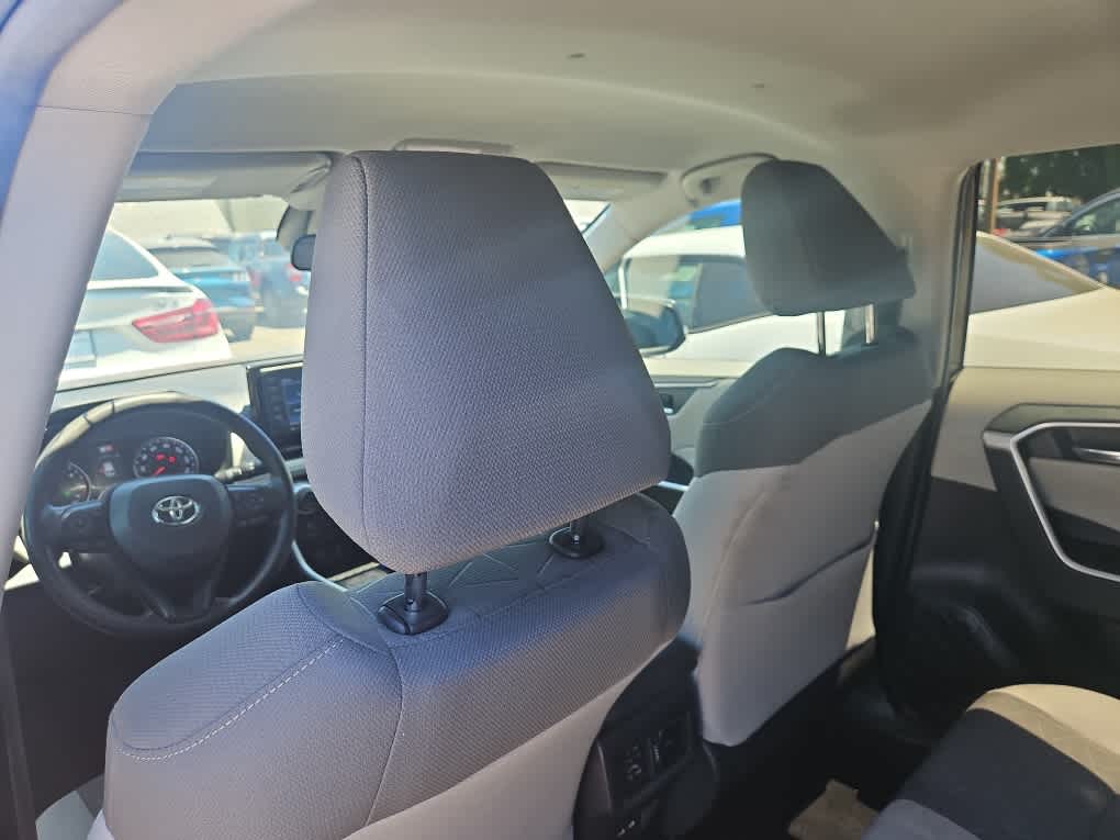 Thumbnail: 2021 Toyota RAV4 - 11