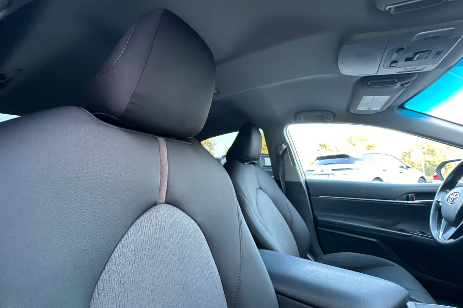 Thumbnail: 2019 Toyota Camry - 16