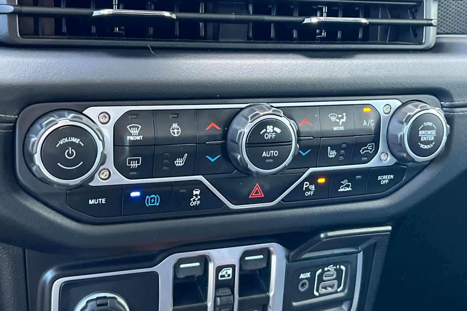 Thumbnail: 2024 Jeep Wrangler - 22