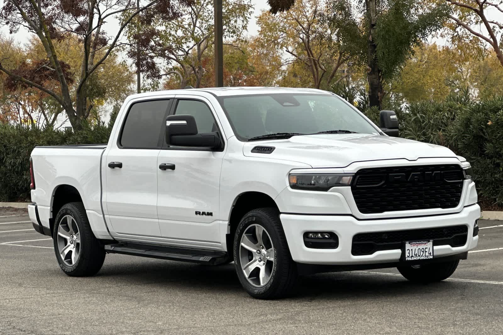 Thumbnail: 2025 RAM 1500 - 9