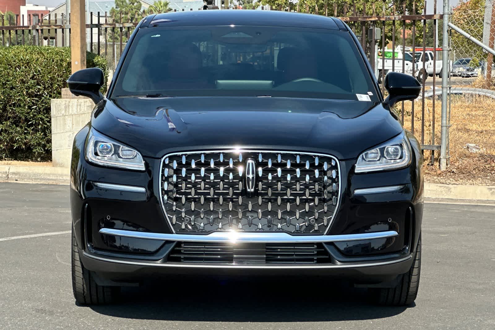 Thumbnail: 2025 Lincoln Corsair - 11