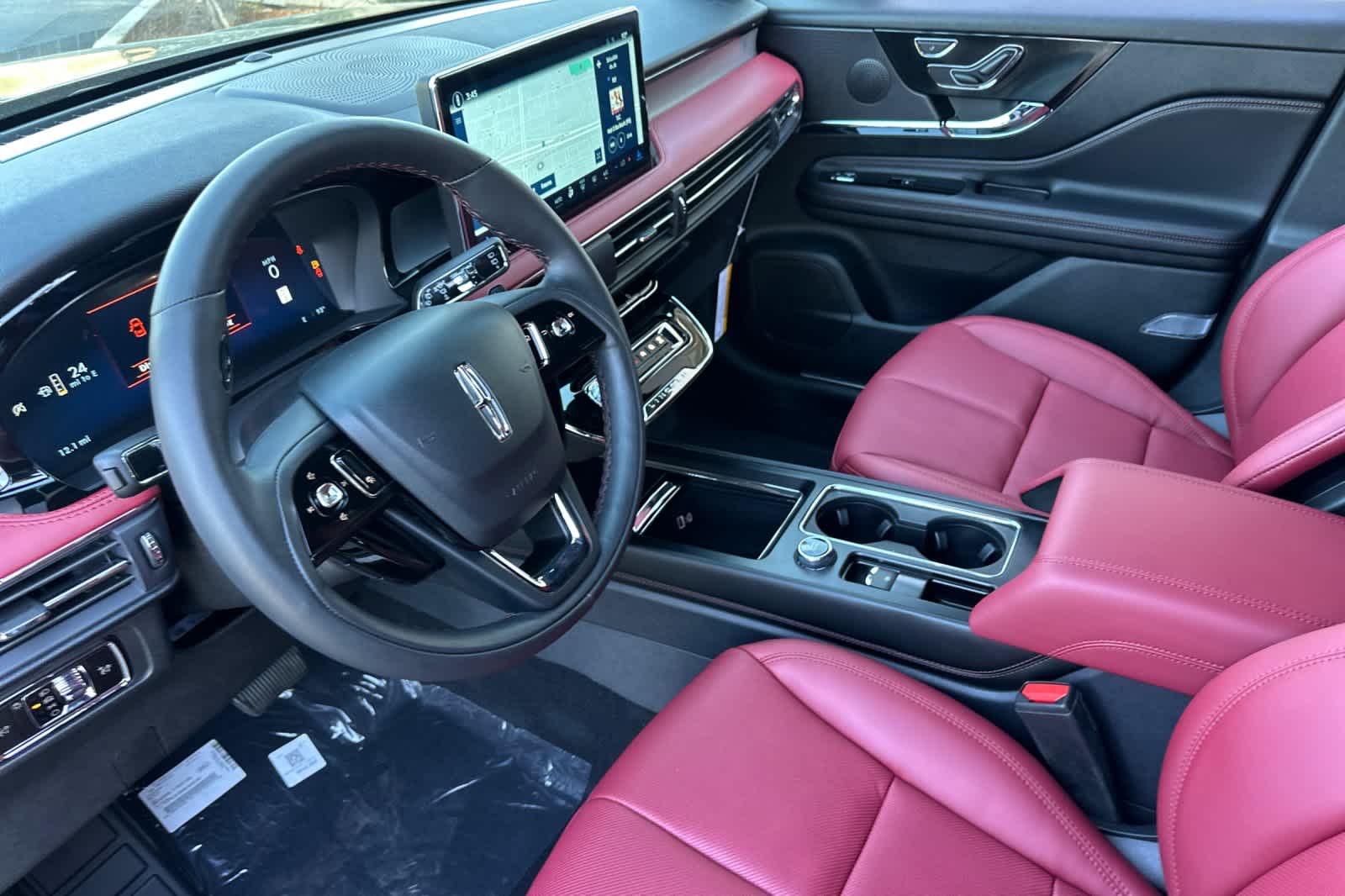 Thumbnail: 2025 Lincoln Corsair - 12