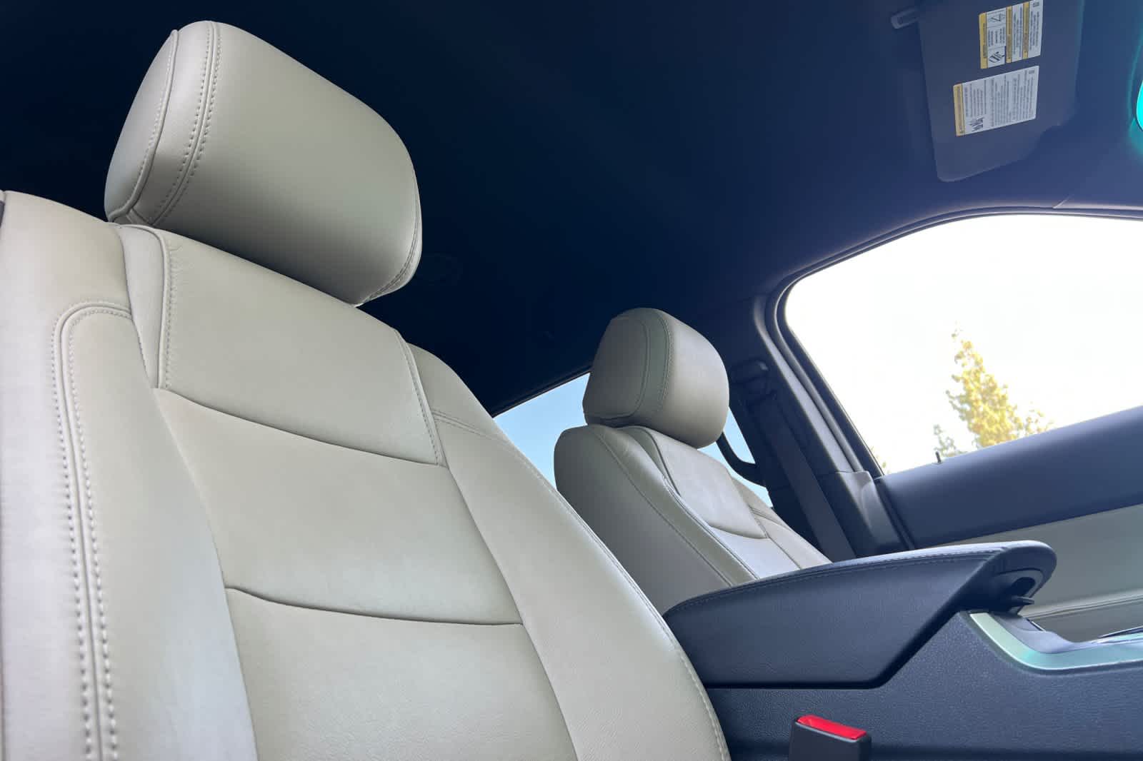 Thumbnail: 2015 Ford Explorer - 18