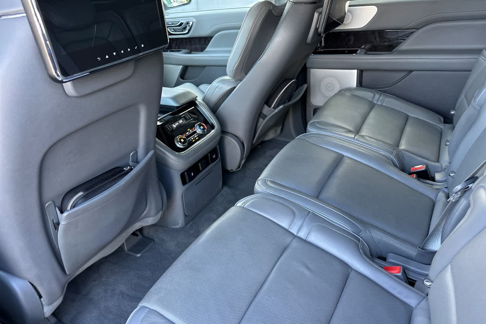 Thumbnail: 2019 Lincoln Navigator L - 4