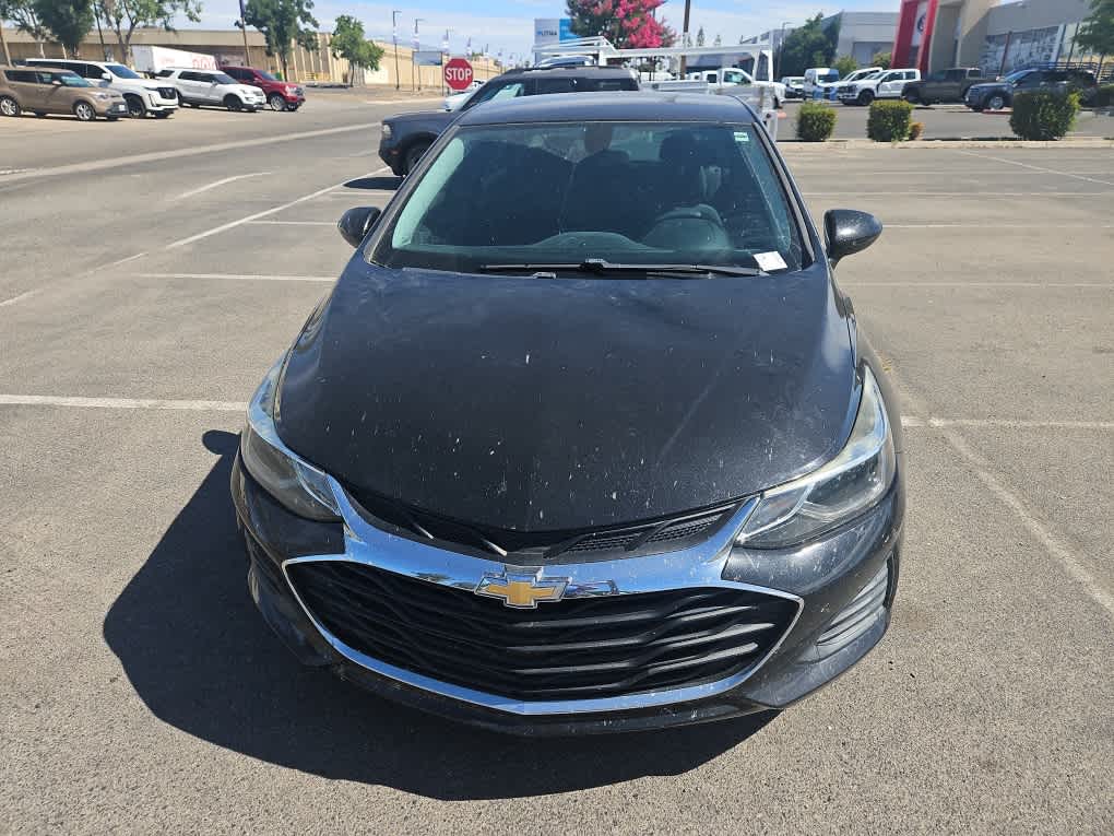 Thumbnail: 2019 Chevrolet Cruze - 4
