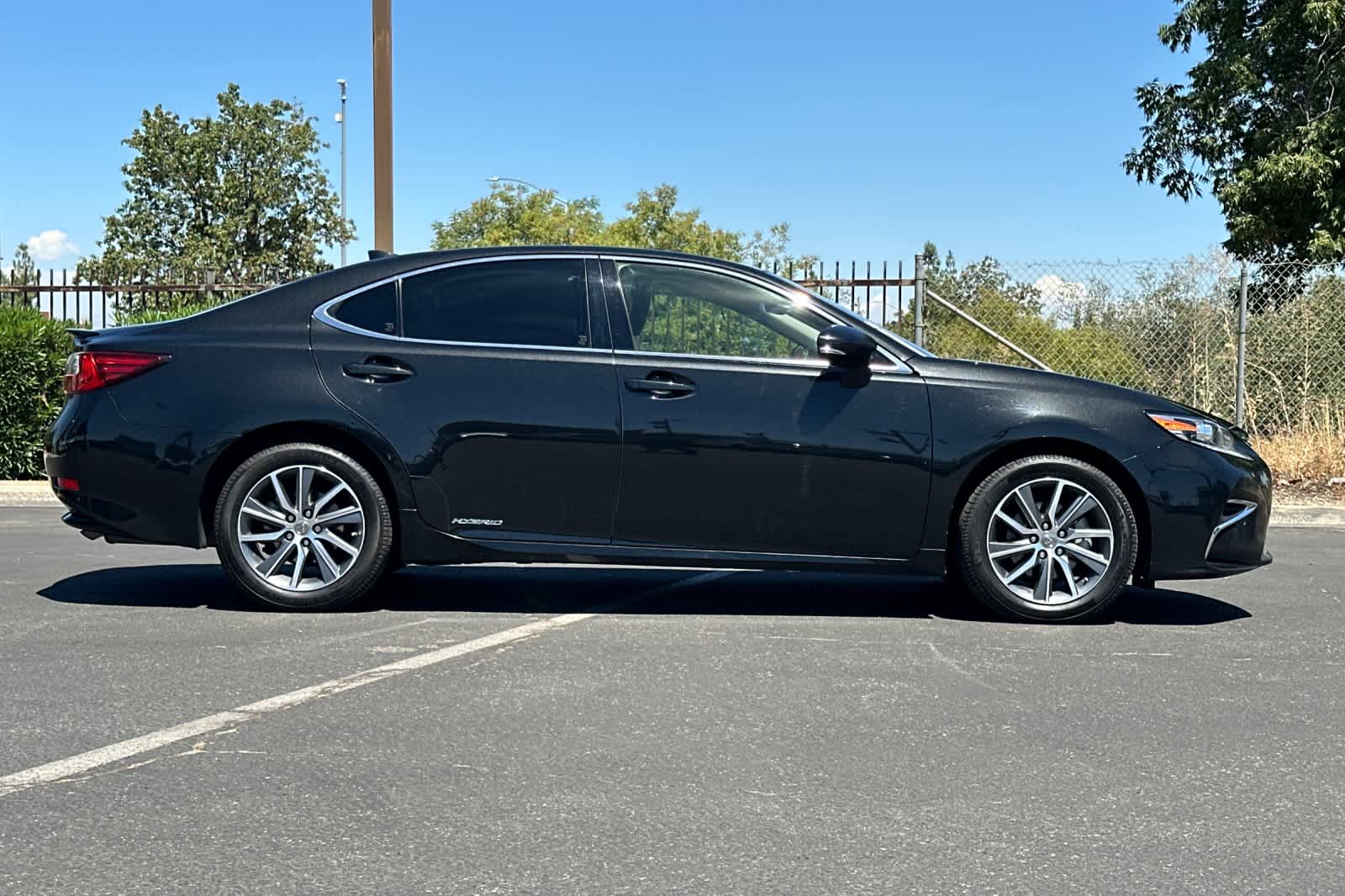 Thumbnail: 2018 Lexus ES - 8