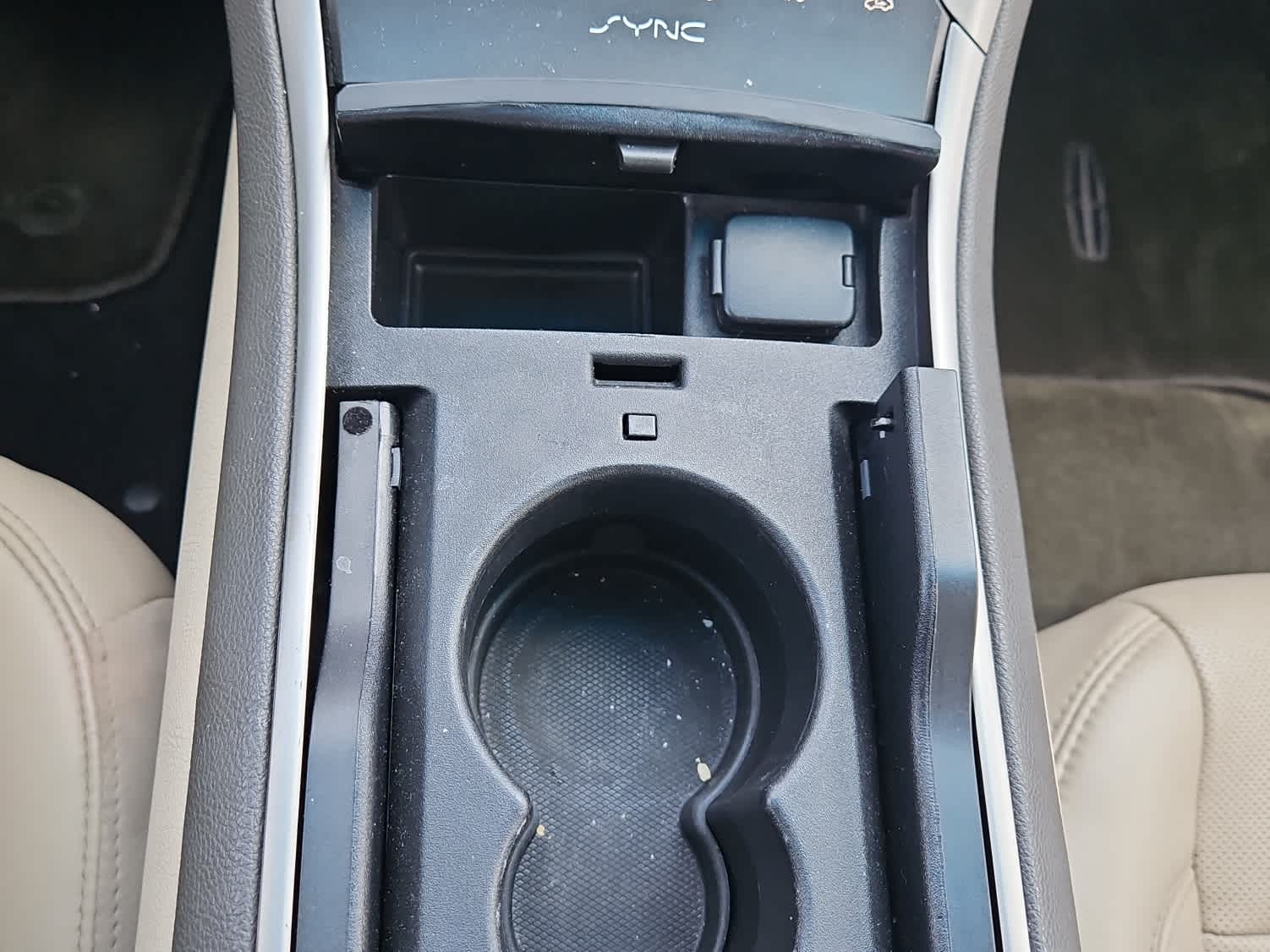 Thumbnail: 2016 Lincoln MKZ - 18