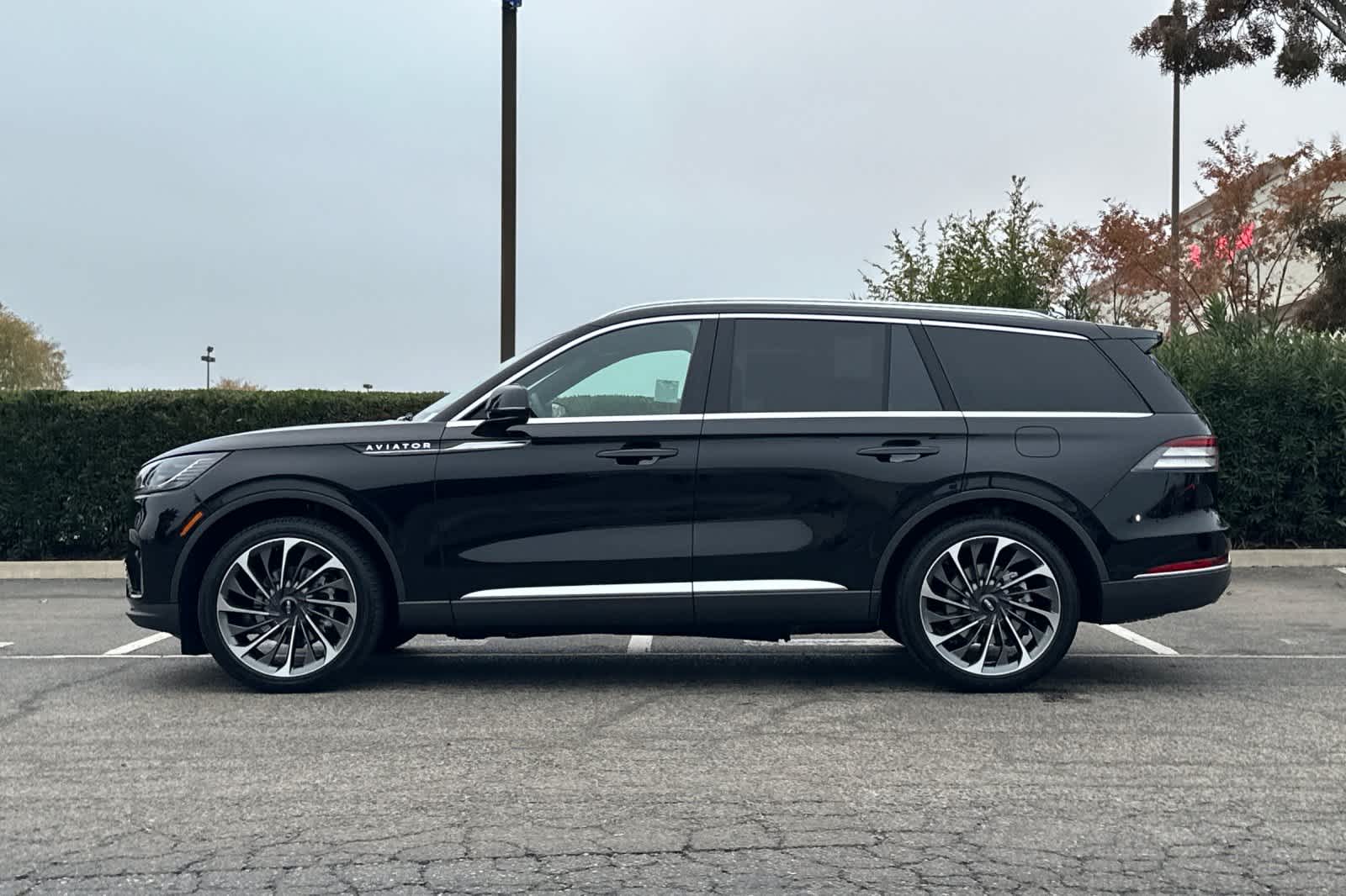 Thumbnail: 2026 Lincoln Aviator - 5
