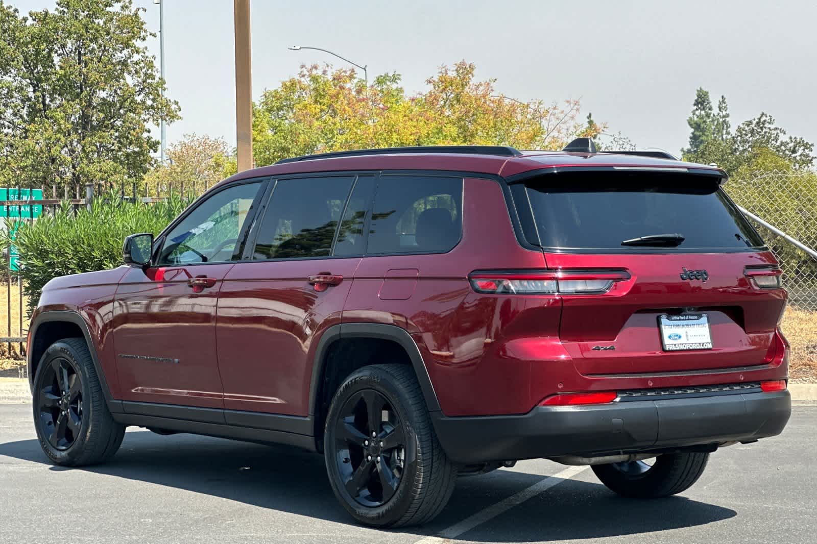 Thumbnail: 2023 Jeep Grand Cherokee - 6