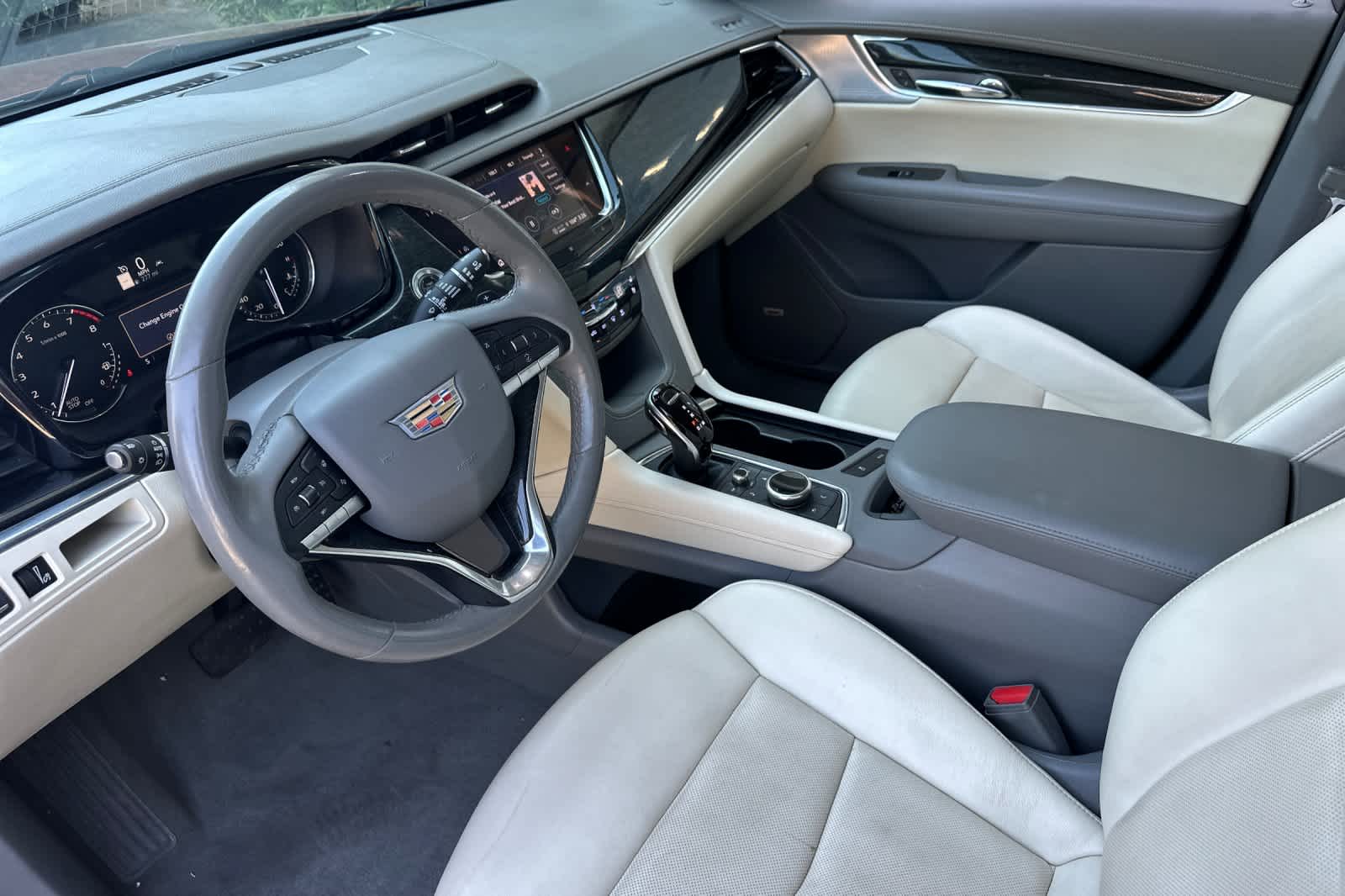 Thumbnail: 2021 Cadillac XT6 - 11