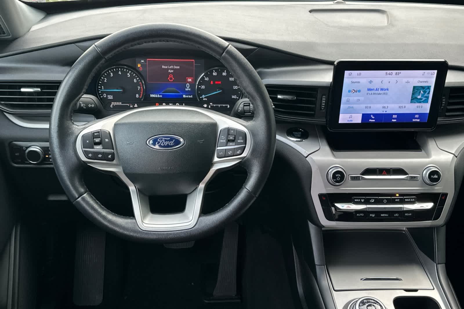 2023 Ford Explorer XLT 14