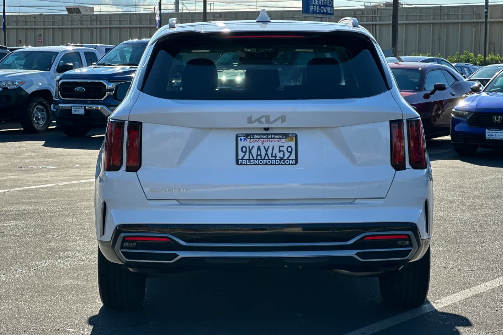 Thumbnail: 2023 Kia Sorento - 7