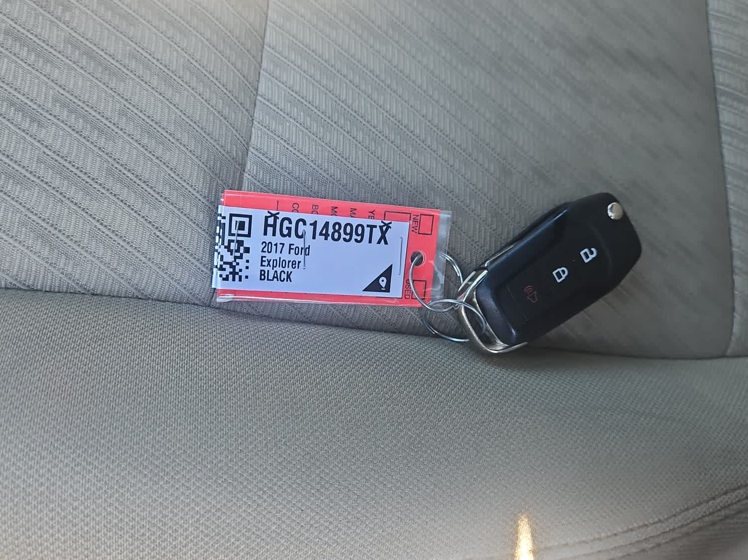 Thumbnail: 2017 Ford Explorer - 21