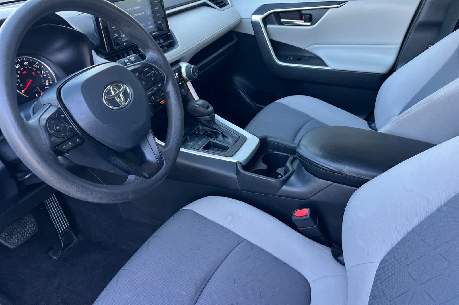 Thumbnail: 2020 Toyota RAV4 - 11