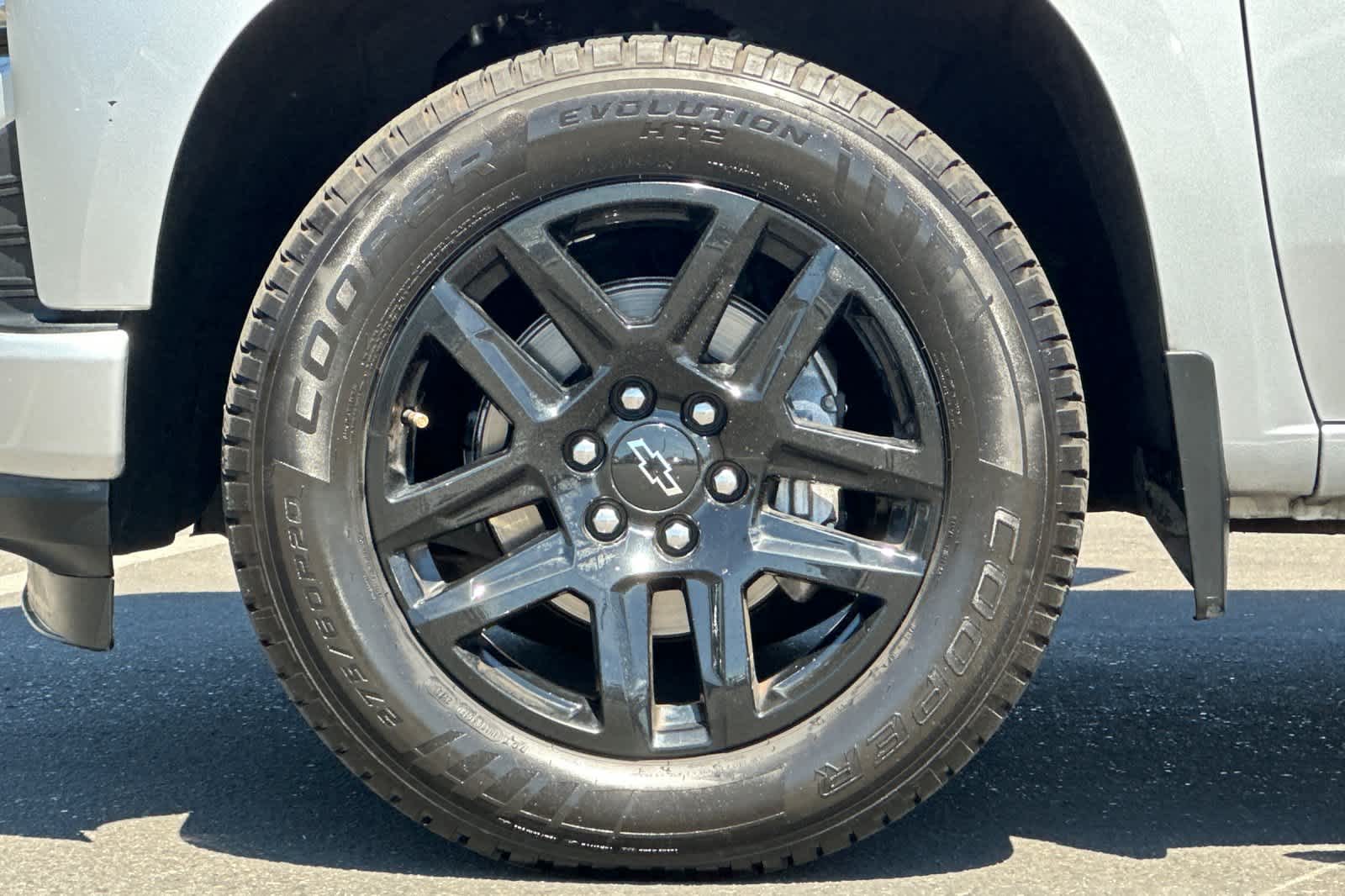 Thumbnail: 2020 Chevrolet Silverado 1500 - 24