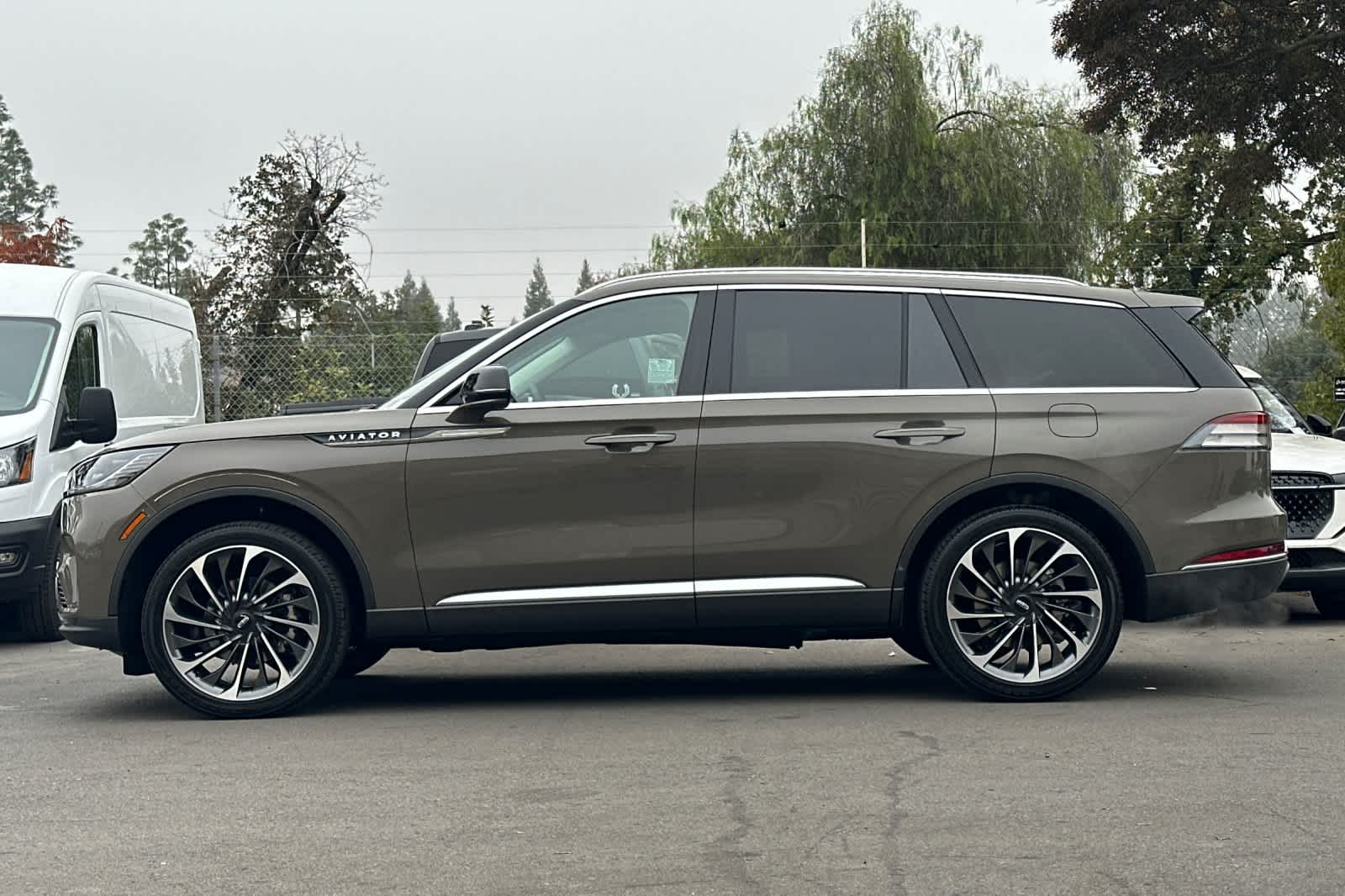 Thumbnail: 2026 Lincoln Aviator - 5