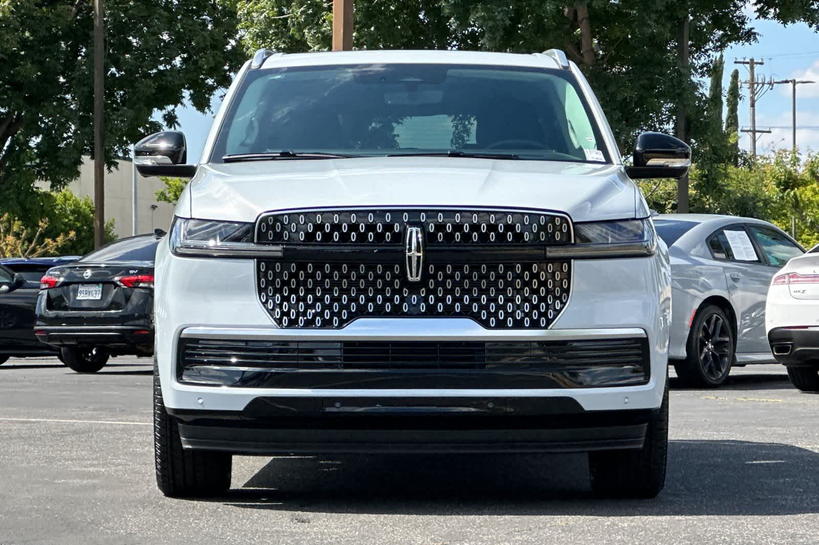Thumbnail: 2026 Lincoln Navigator L - 11
