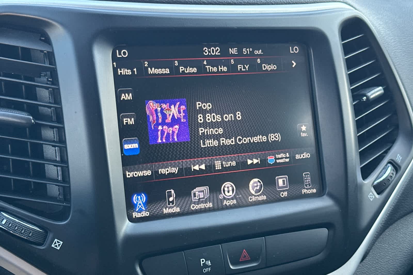 Thumbnail: 2018 Jeep Cherokee - 18