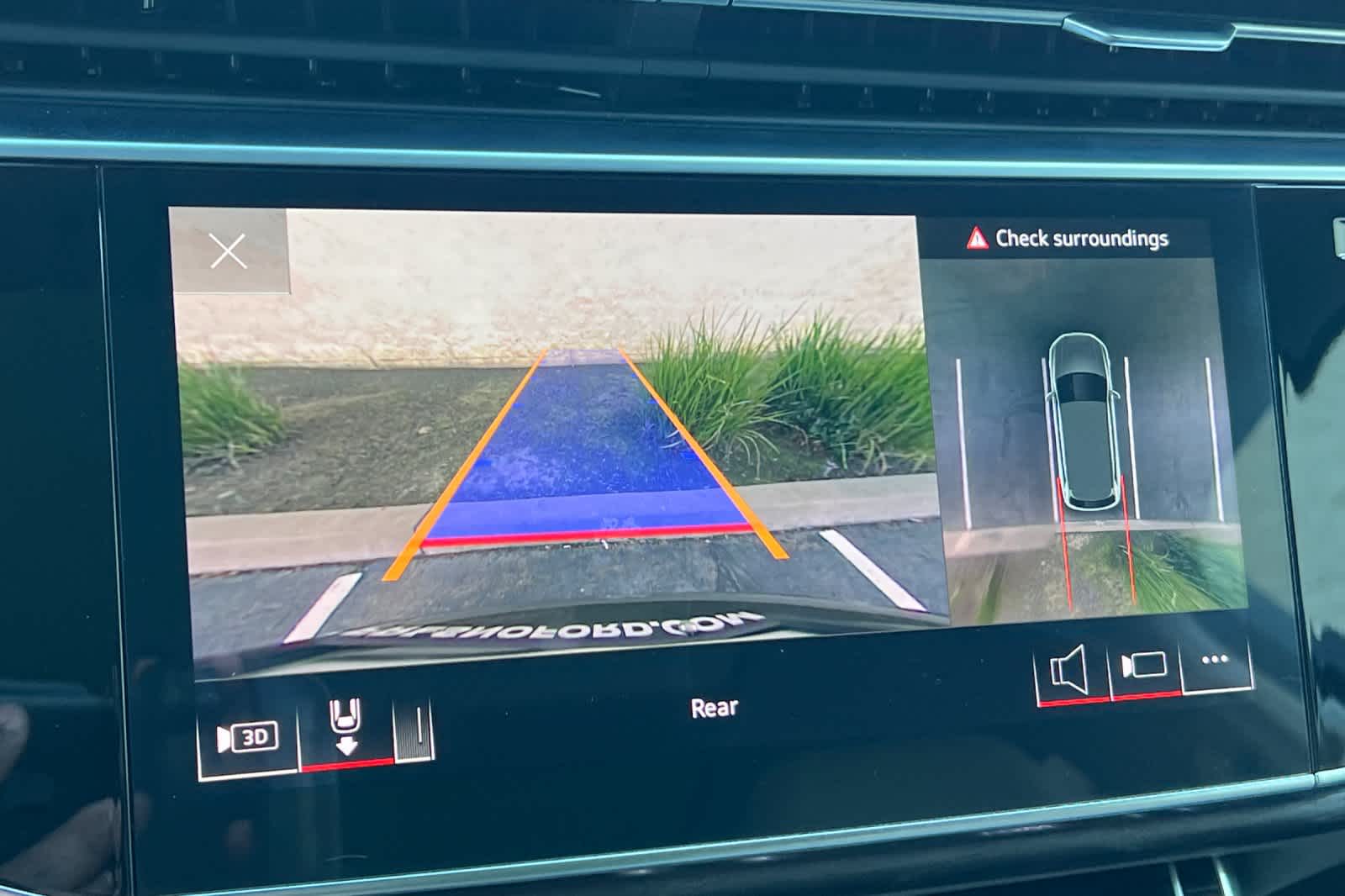 Thumbnail: 2021 Audi Q7 - 21