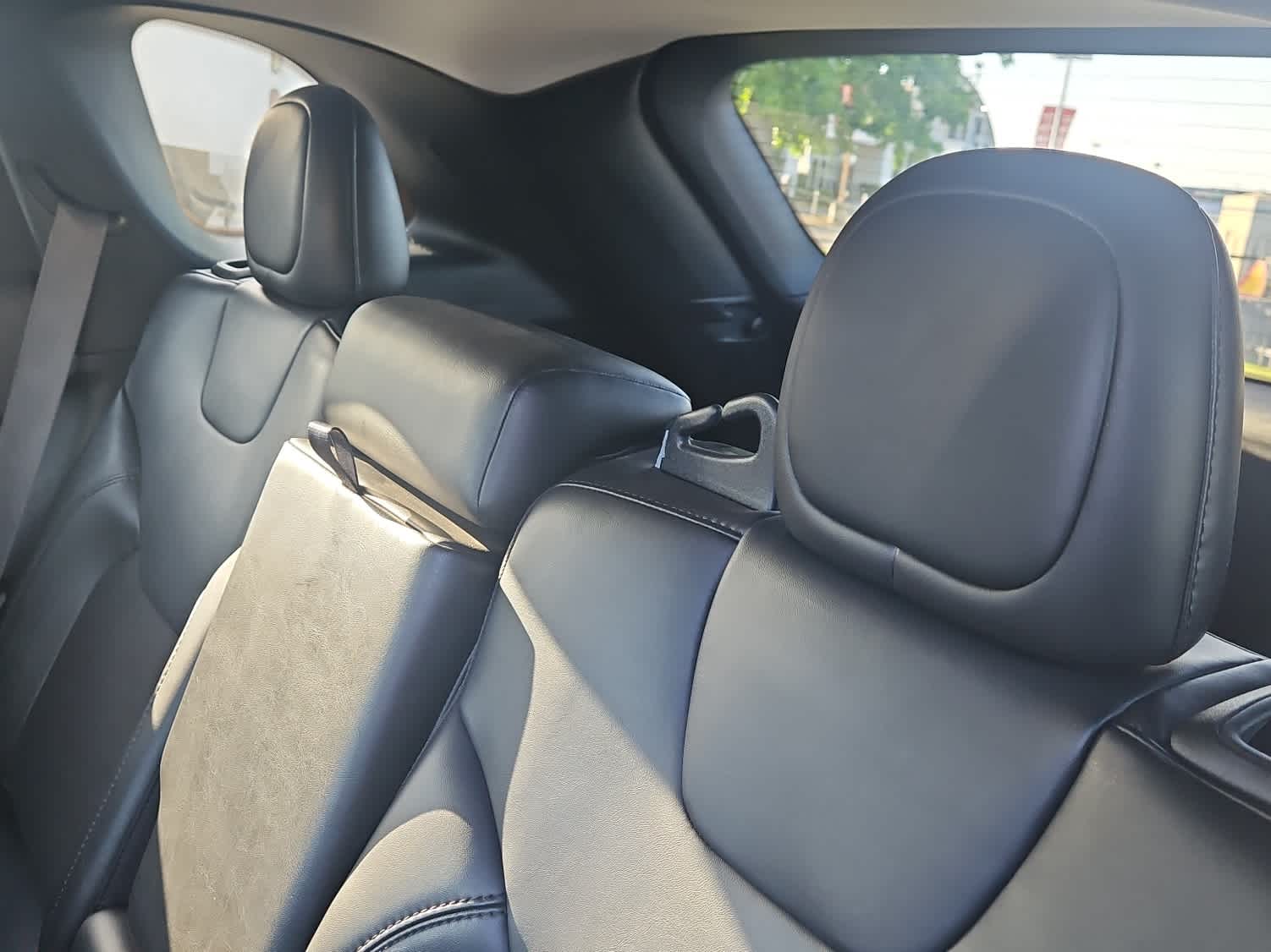 Thumbnail: 2020 Jeep Cherokee - 12