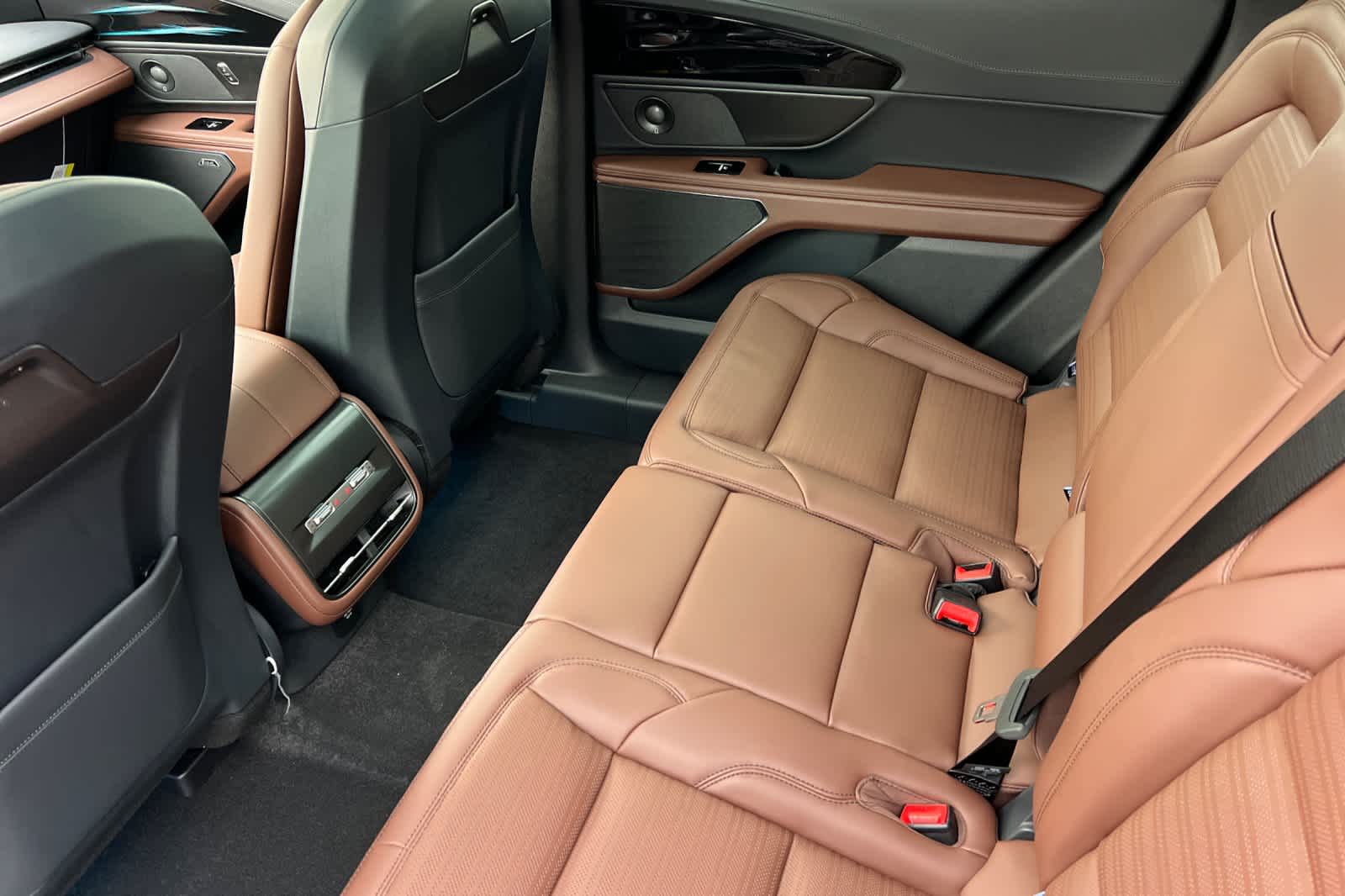 Thumbnail: 2026 Lincoln Nautilus - 4