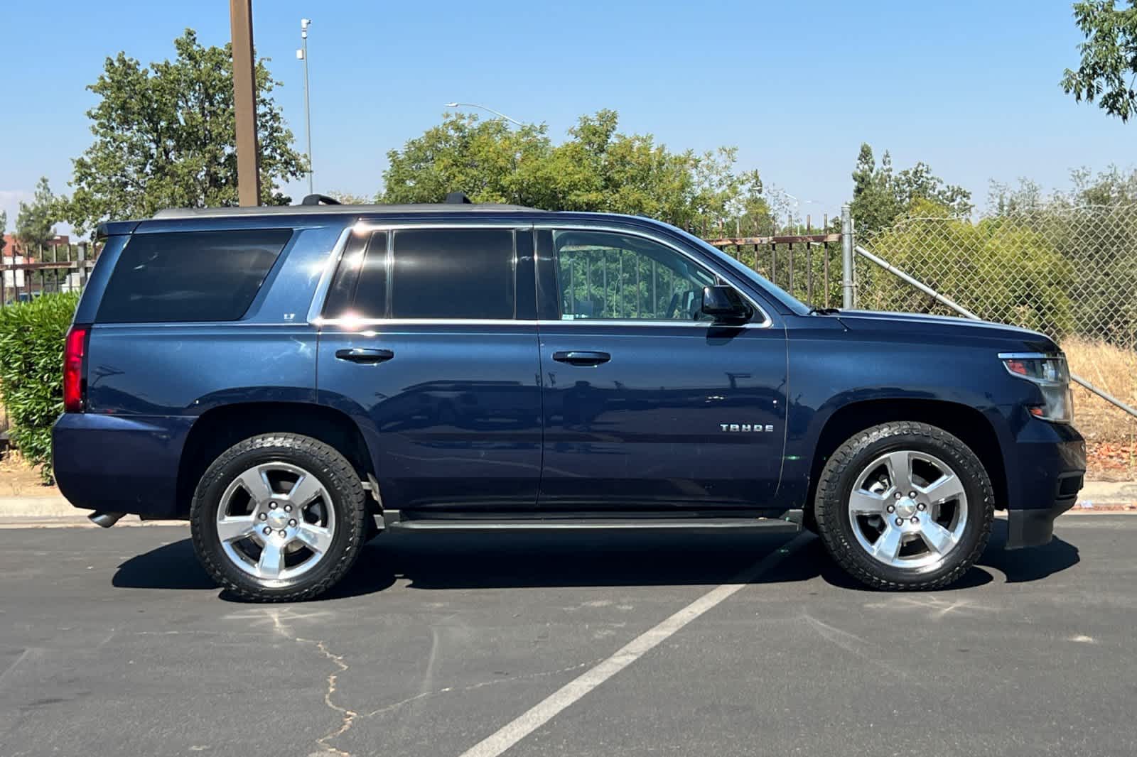 Thumbnail: 2017 Chevrolet Tahoe - 8
