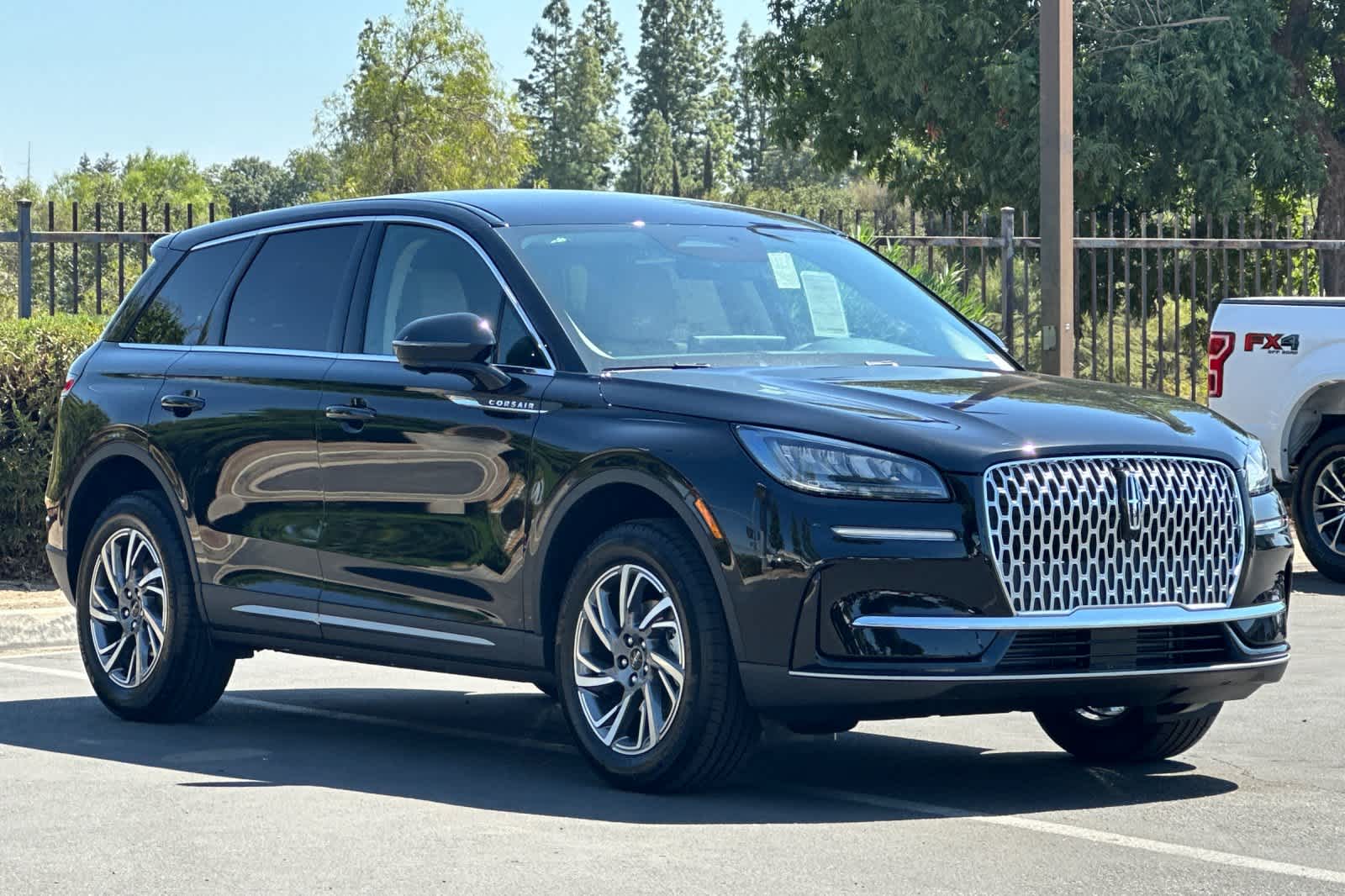 Thumbnail: 2025 Lincoln Corsair - 10