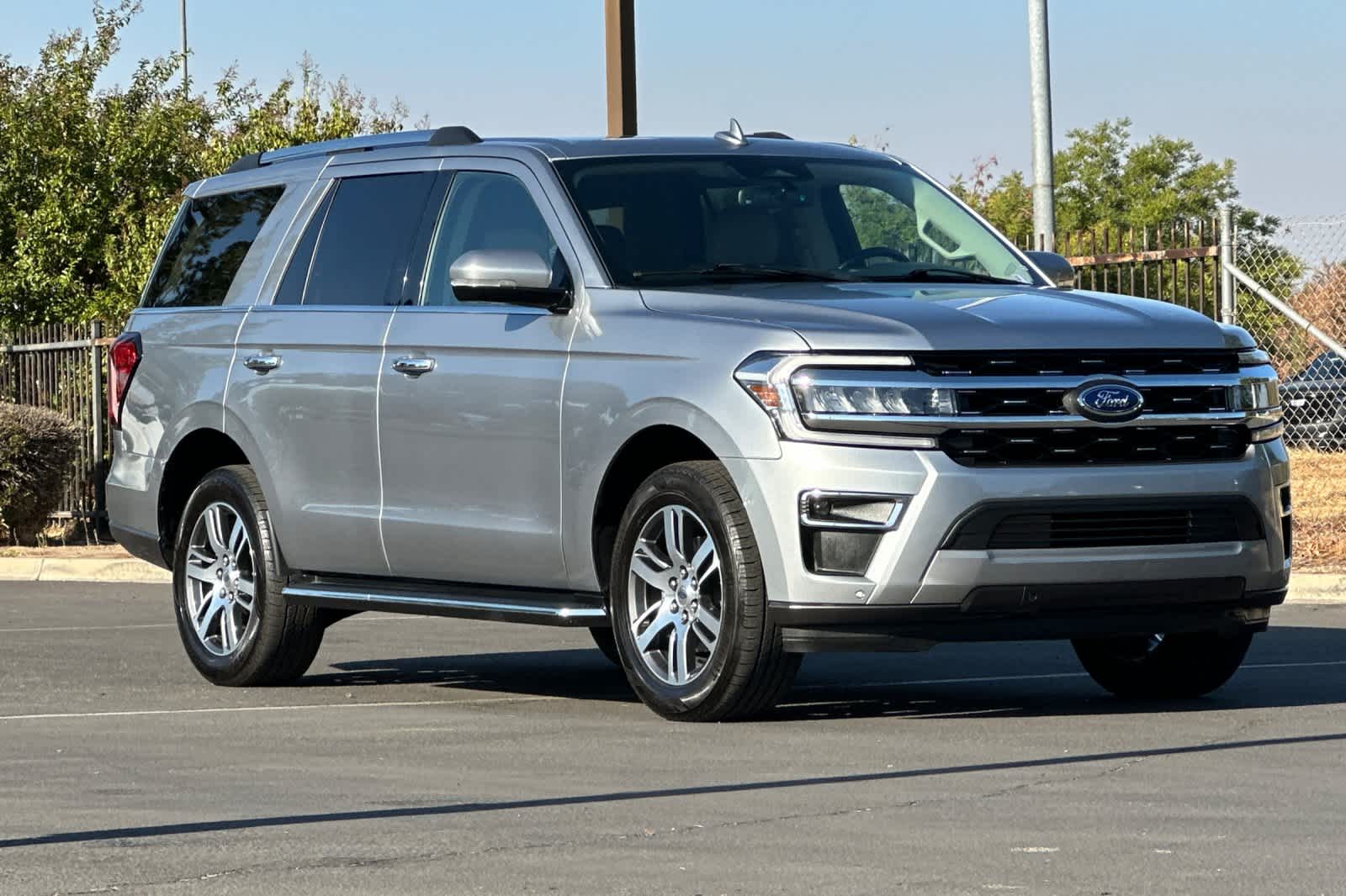 Thumbnail: 2022 Ford Expedition - 10
