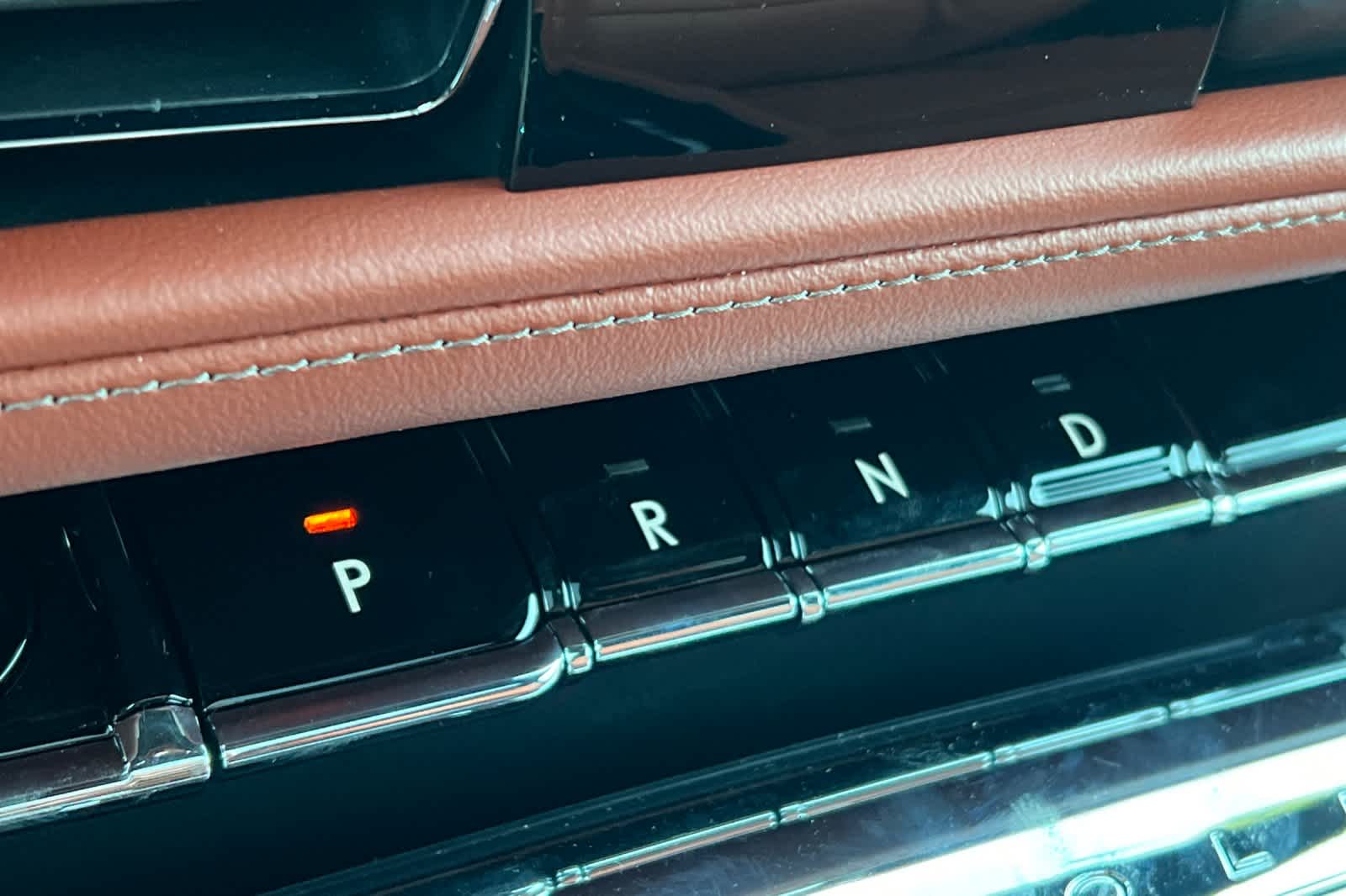 Thumbnail: 2026 Lincoln Aviator - 24