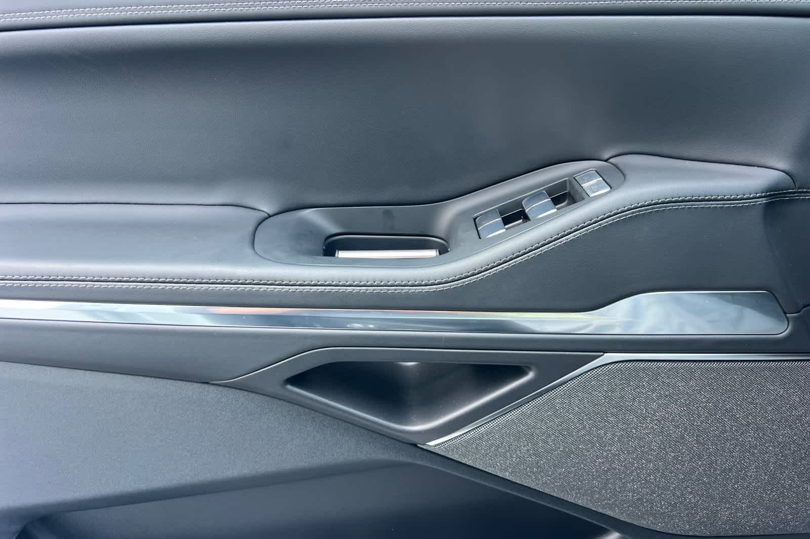 Thumbnail: 2026 Lincoln Navigator - 13