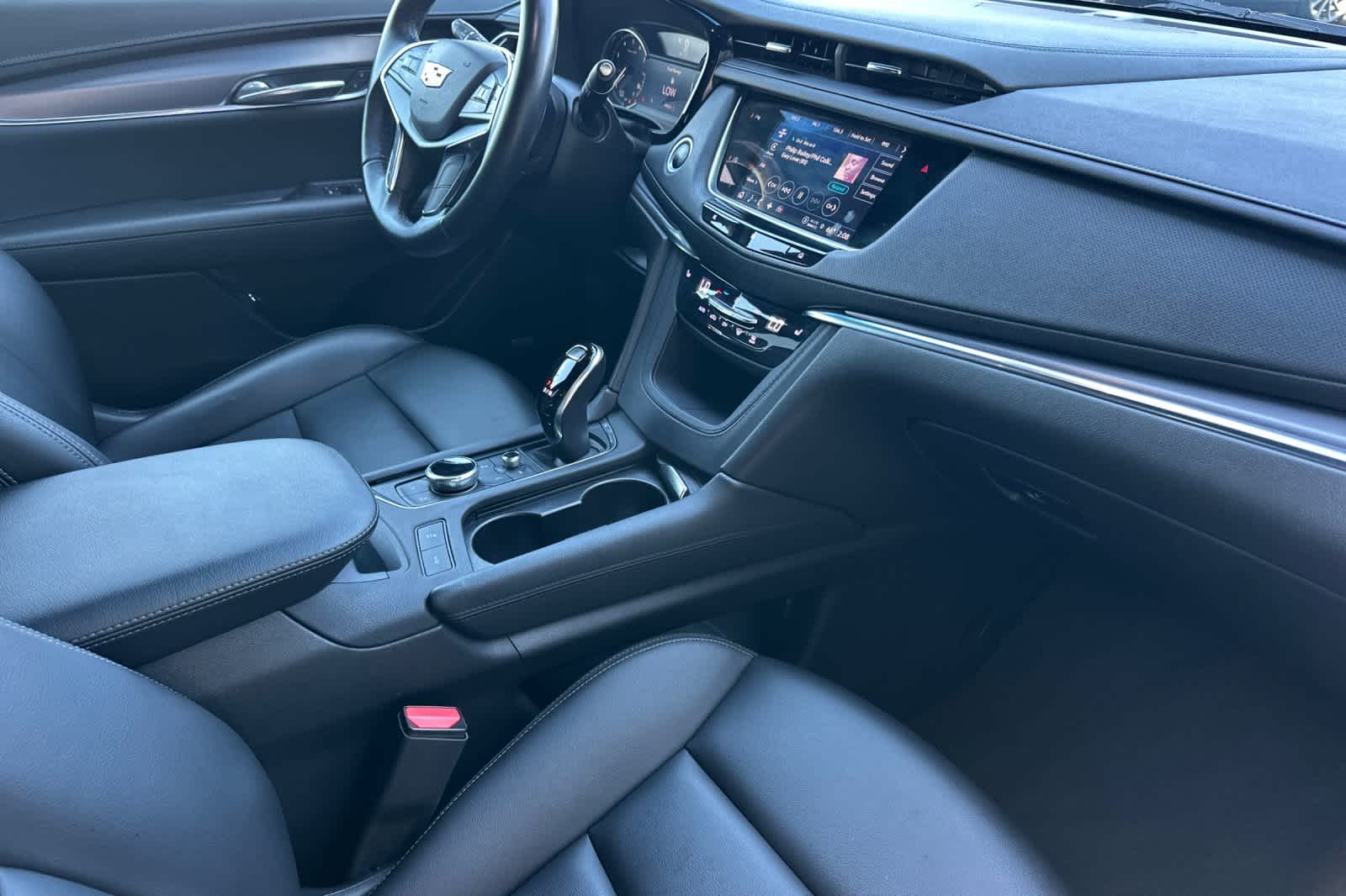 Thumbnail: 2021 Cadillac XT5 - 16