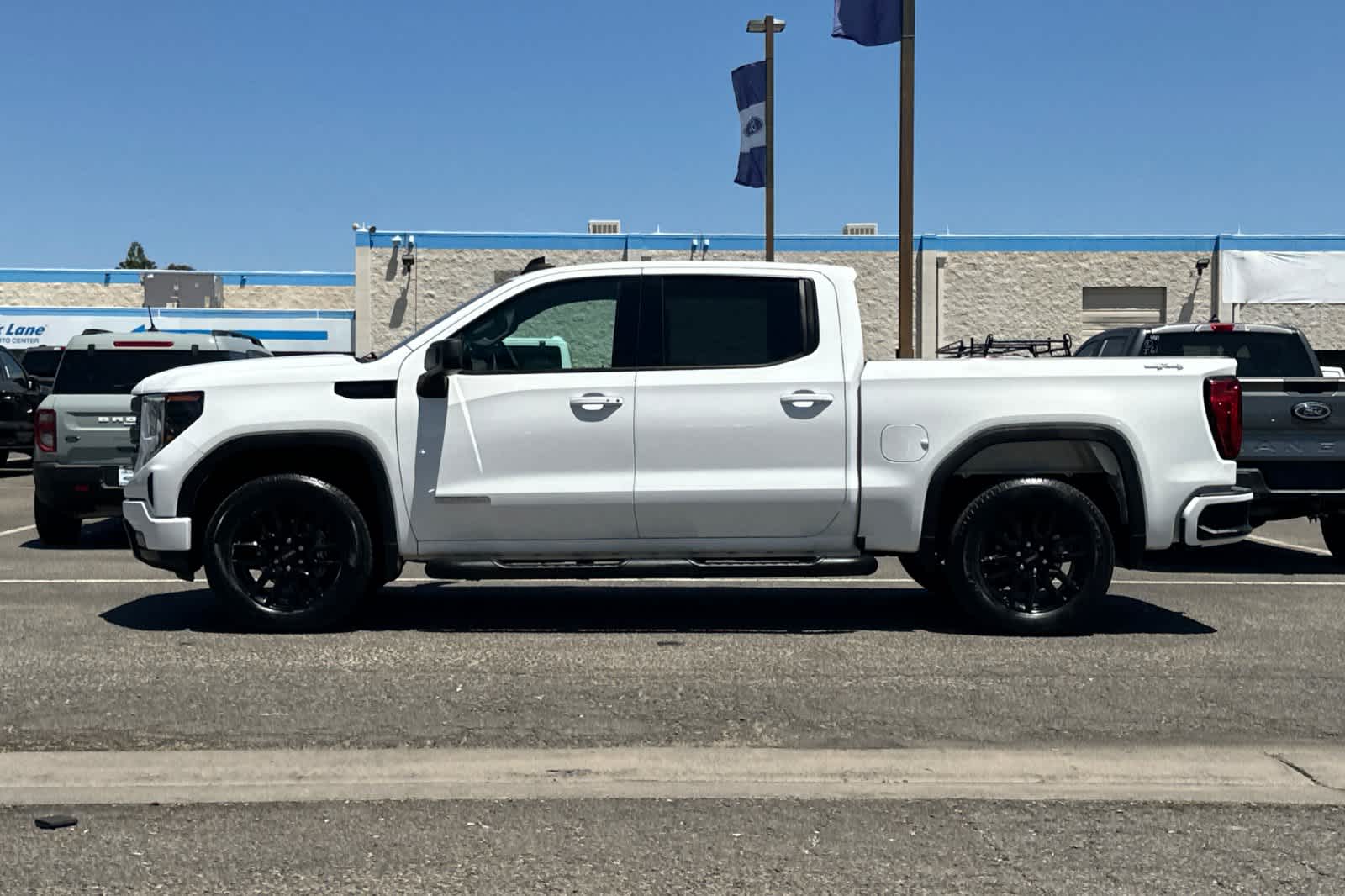 Thumbnail: 2023 GMC Sierra 1500 - 5