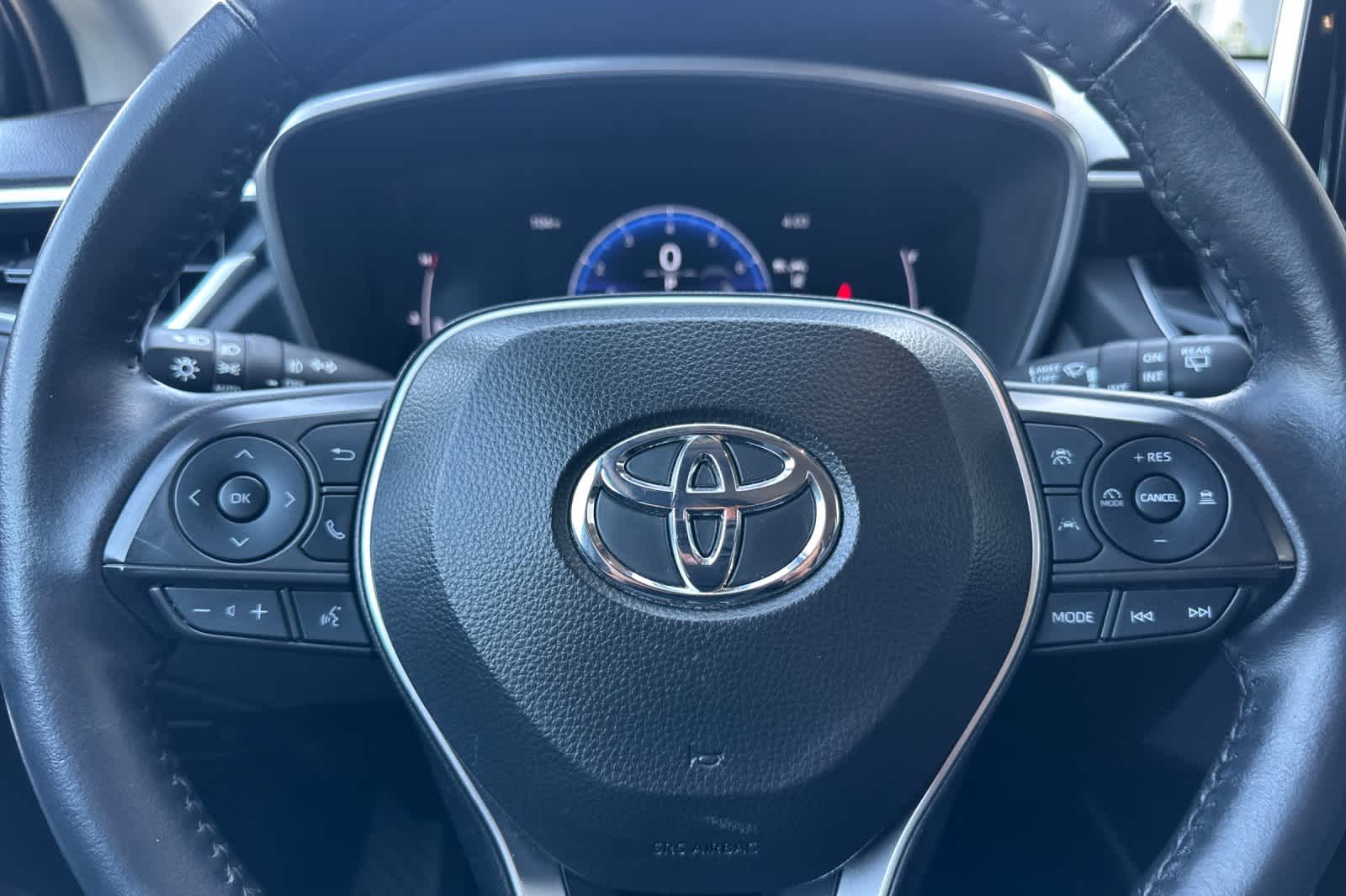 2024 Toyota Corolla Cross XLE 23