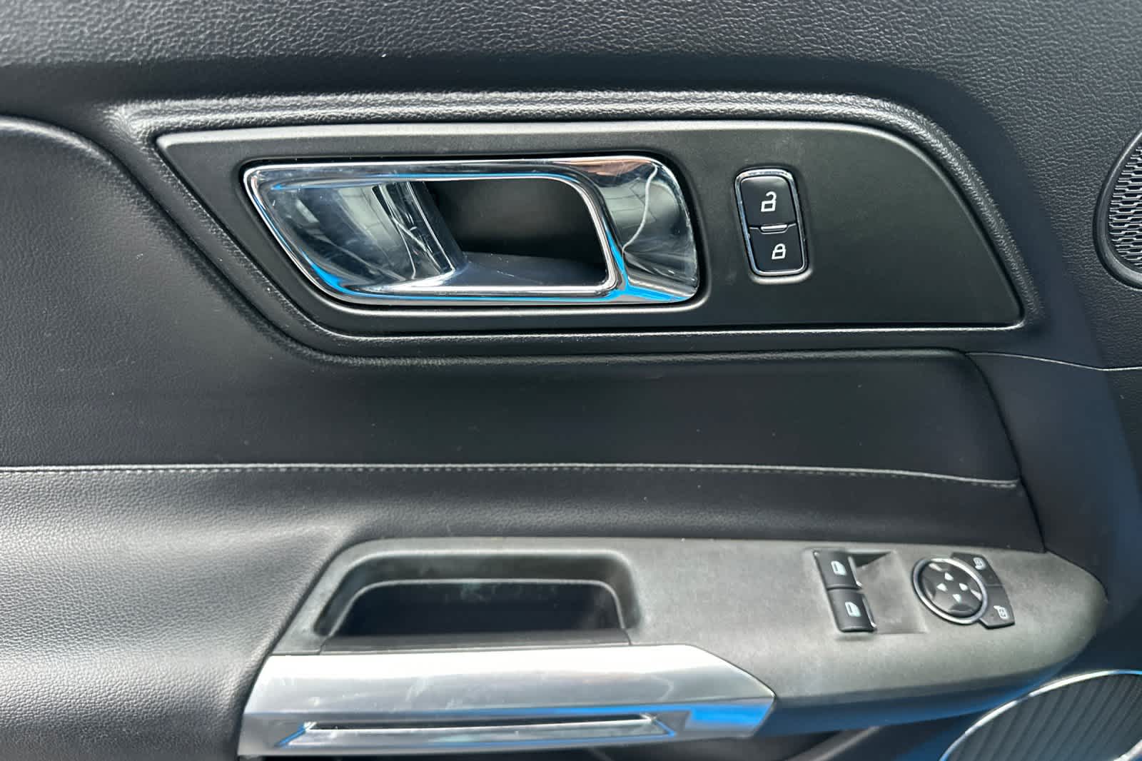 Thumbnail: 2017 Ford Mustang - 12