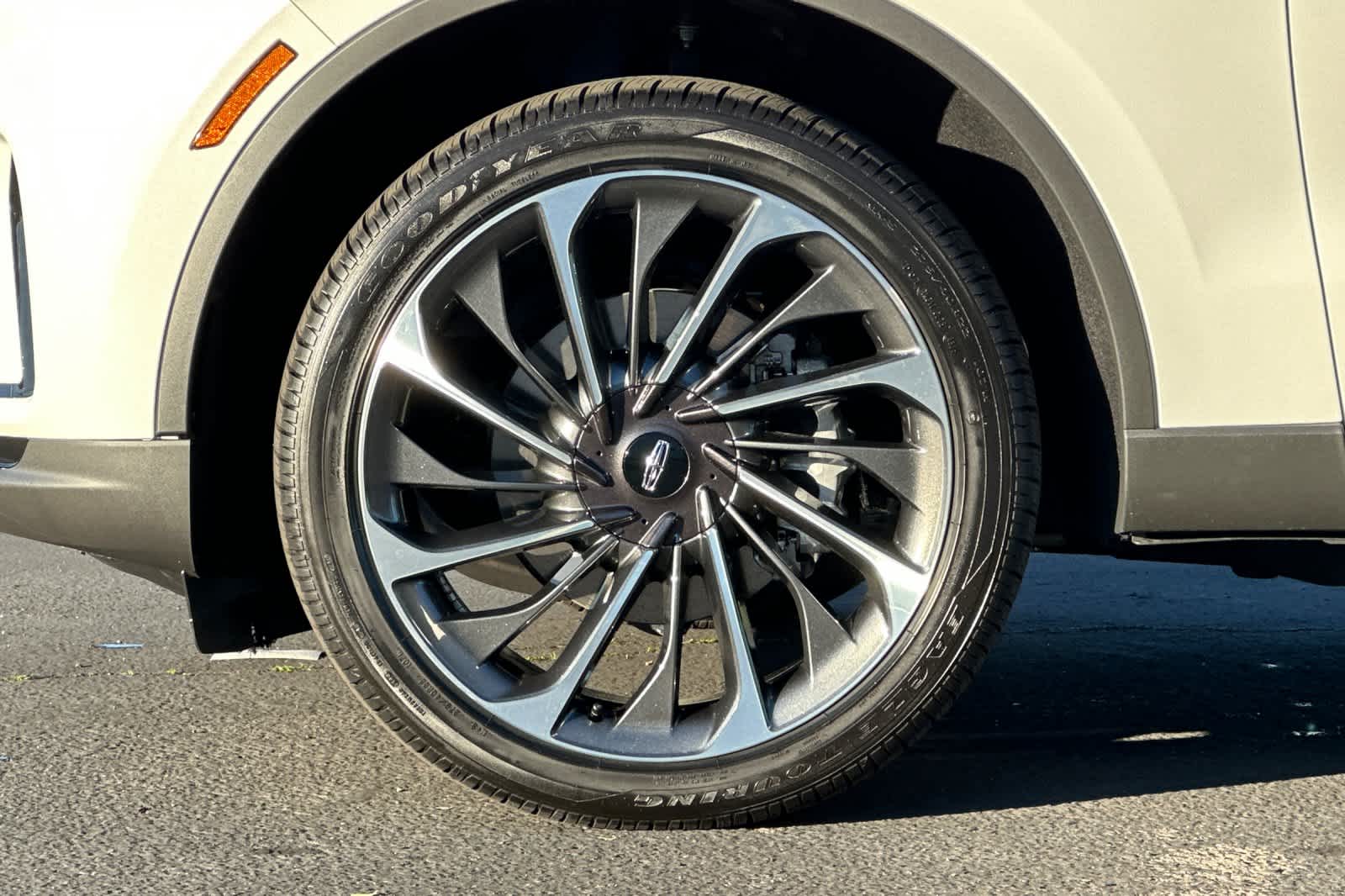 Thumbnail: 2026 Lincoln Aviator - 29