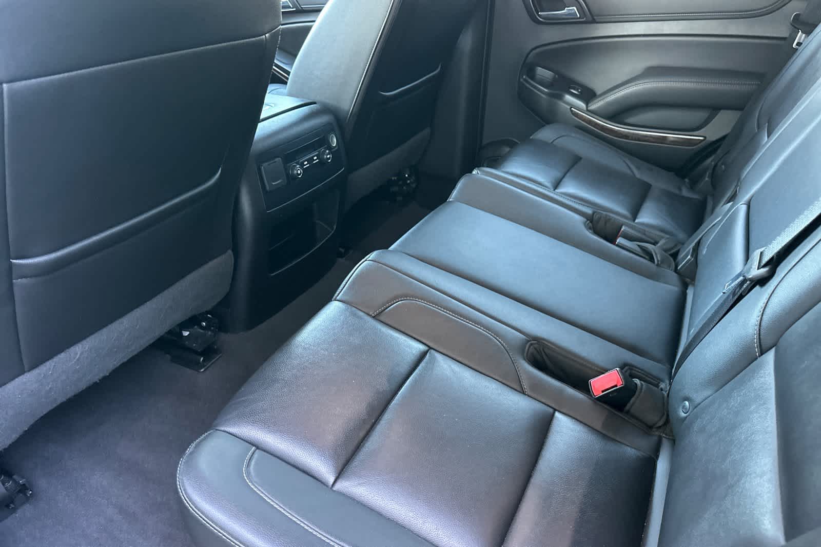 Thumbnail: 2019 Chevrolet Tahoe - 3