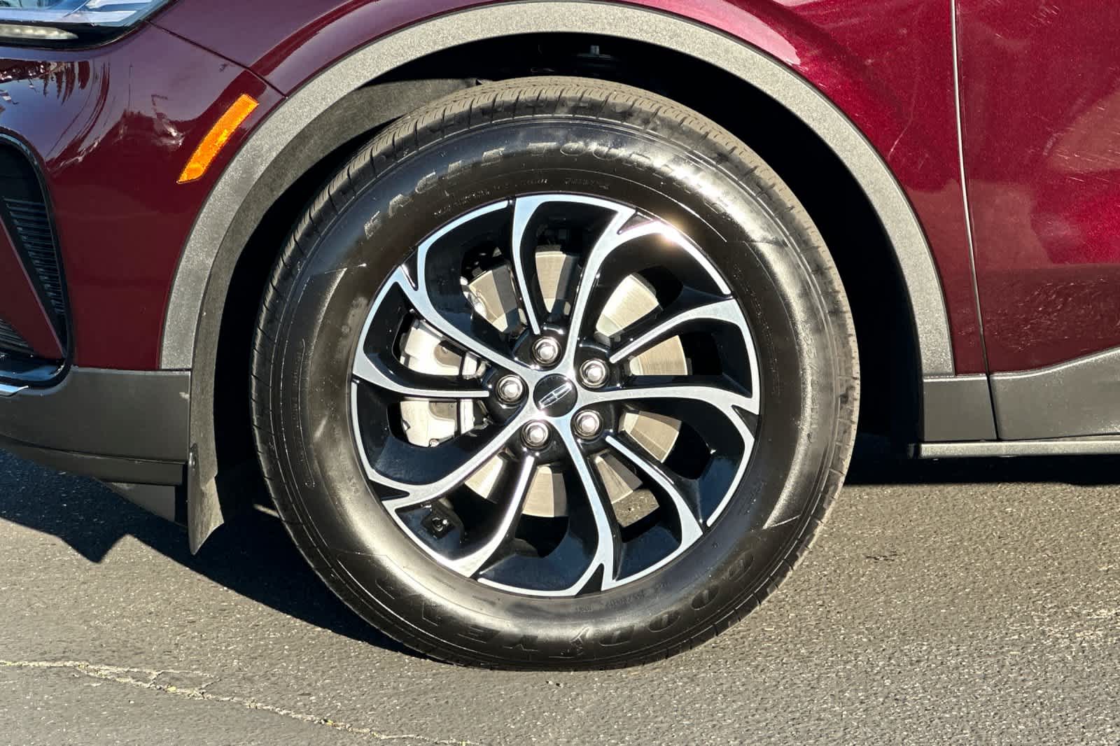 Thumbnail: 2025 Lincoln Nautilus - 25