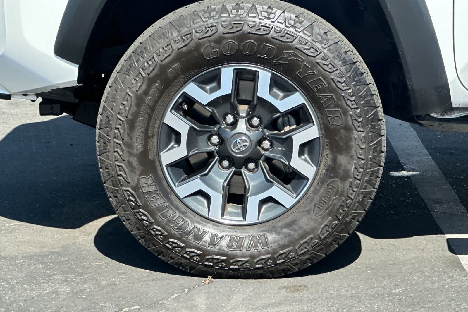 Thumbnail: 2023 Toyota Tacoma - 26