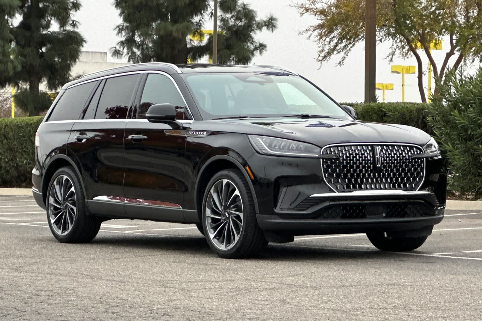 Thumbnail: 2026 Lincoln Aviator - 10