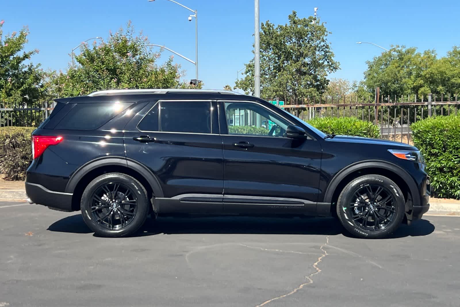 Thumbnail: 2020 Ford Explorer - 8
