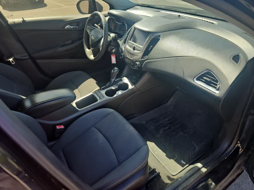 Thumbnail: 2019 Chevrolet Cruze - 13