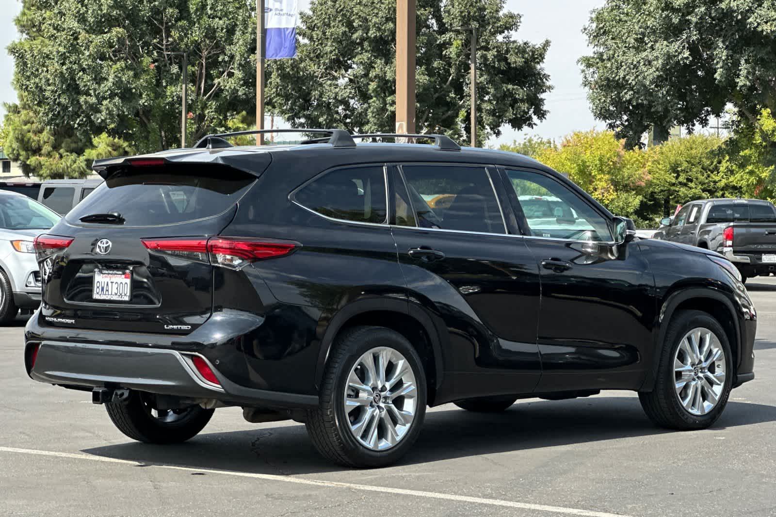 Thumbnail: 2020 Toyota Highlander - 2